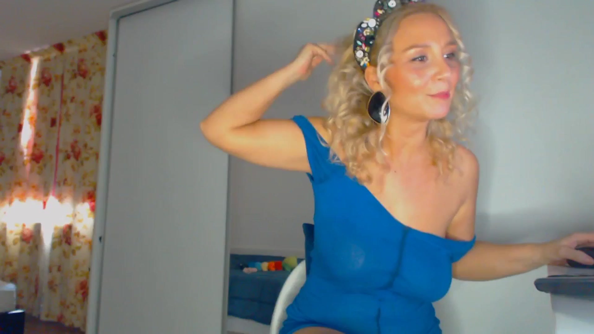 Gallery image thumbnail from Merlyn4u's myfreecams stream on, 02/26/2026, 10:07 image 9 of 20
