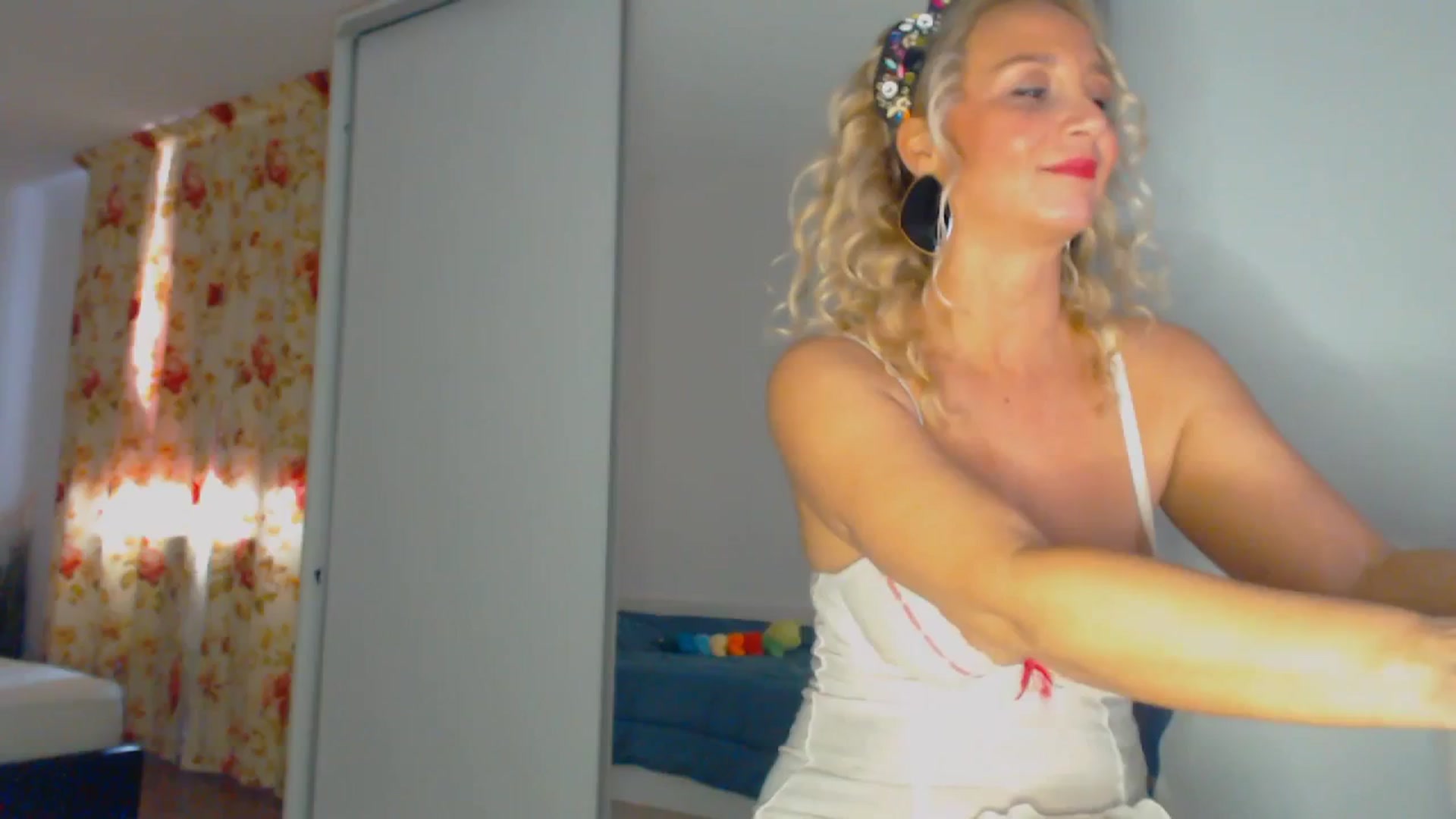 Gallery image thumbnail from Merlyn4u's myfreecams stream on, 02/26/2026, 11:36 image 14 of 20