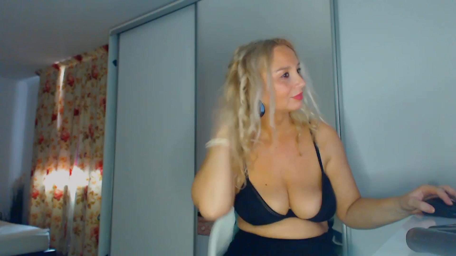 Gallery image thumbnail from Merlyn4u's myfreecams stream on, 03/02/2026, 11:55 image 1 of 20