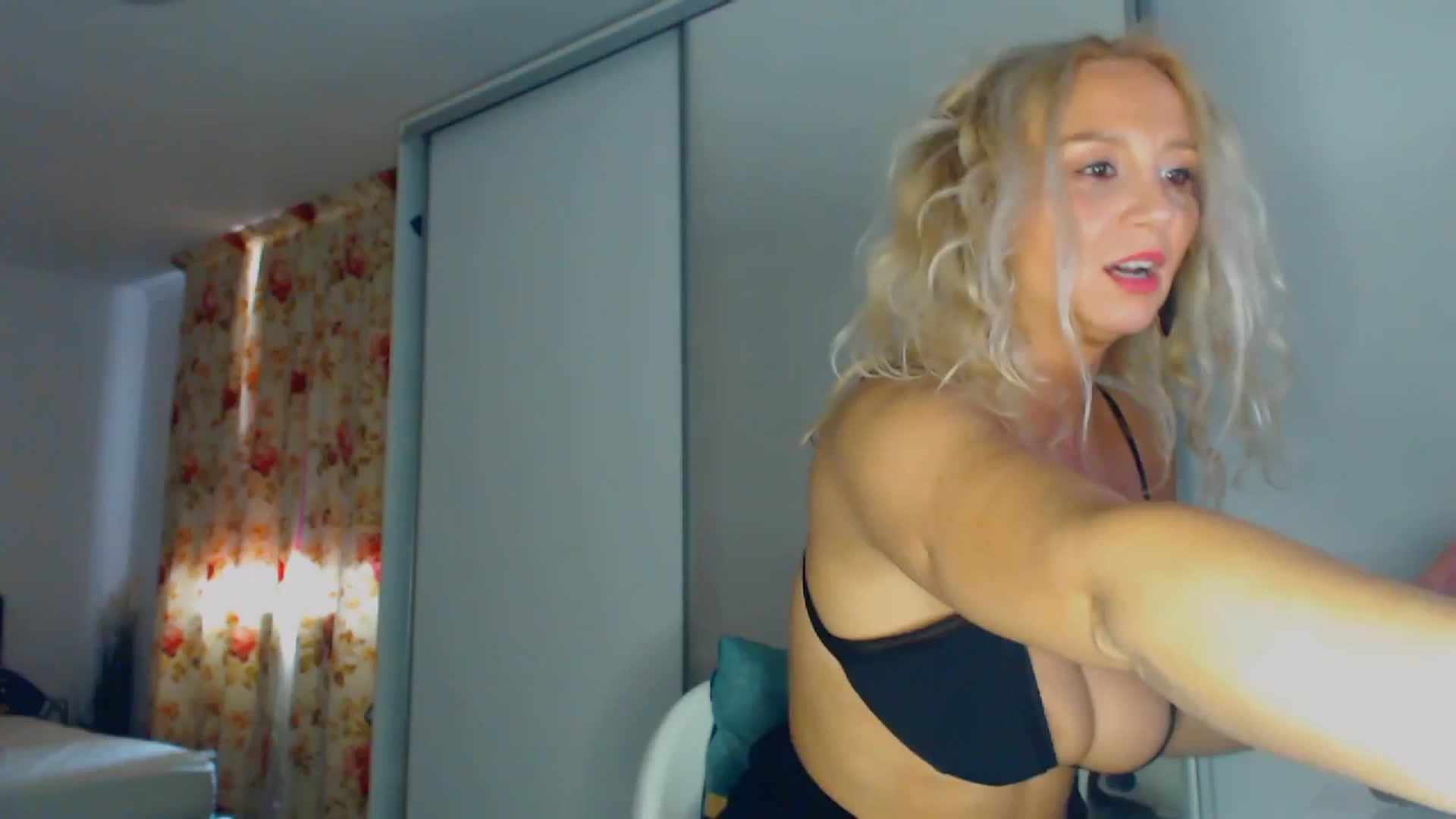 Gallery image thumbnail from Merlyn4u's myfreecams stream on, 03/02/2026, 11:55 image 19 of 20