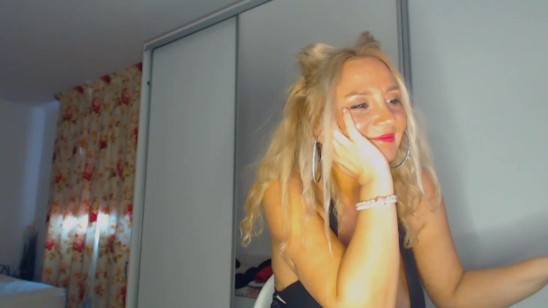 Gallery image thumbnail from Merlyn4u's myfreecams stream on, 03/04/2026, 11:48 image 9 of 20