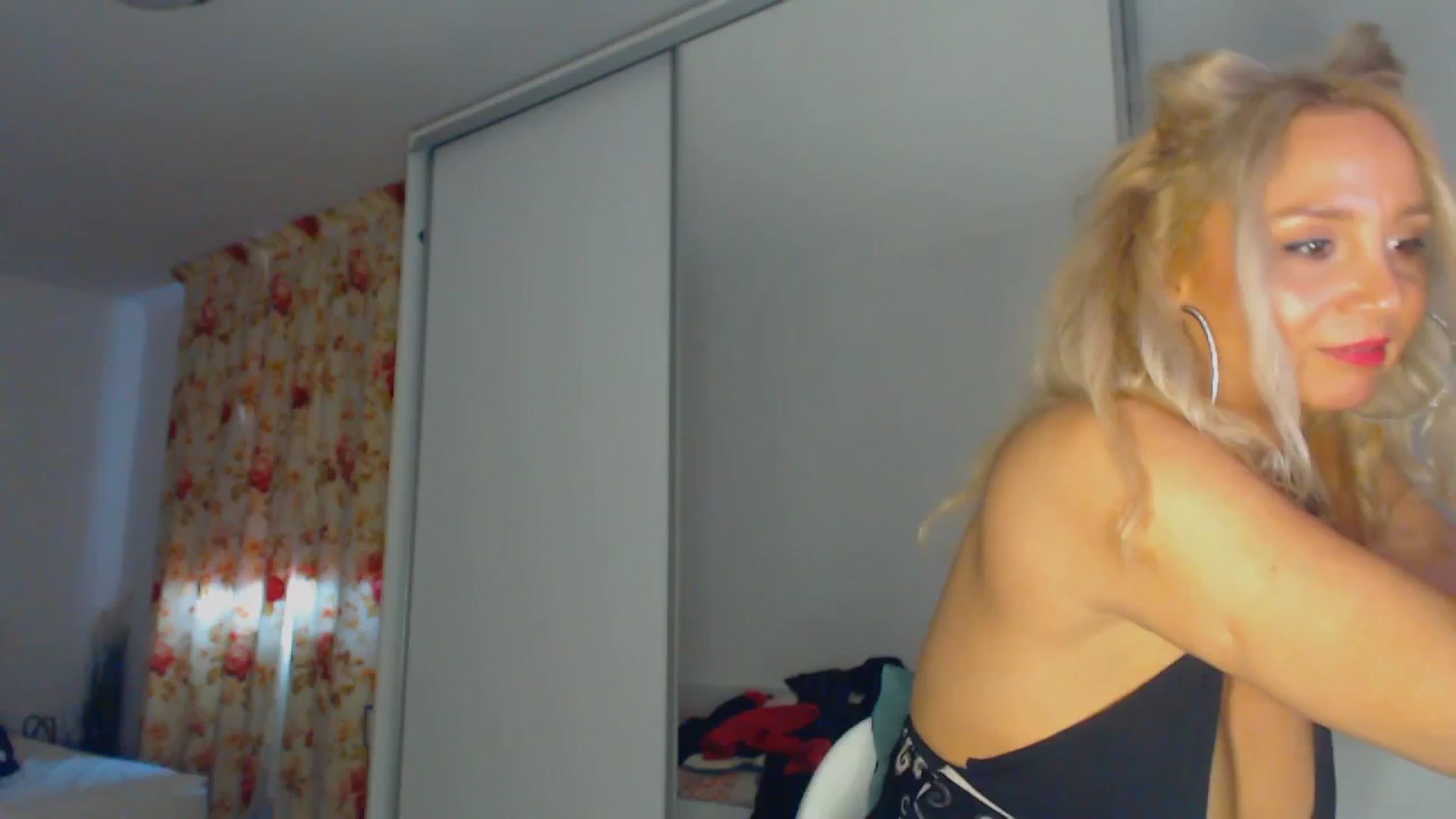 Gallery image thumbnail from Merlyn4u's myfreecams stream on, 03/04/2026, 11:48 image 19 of 20