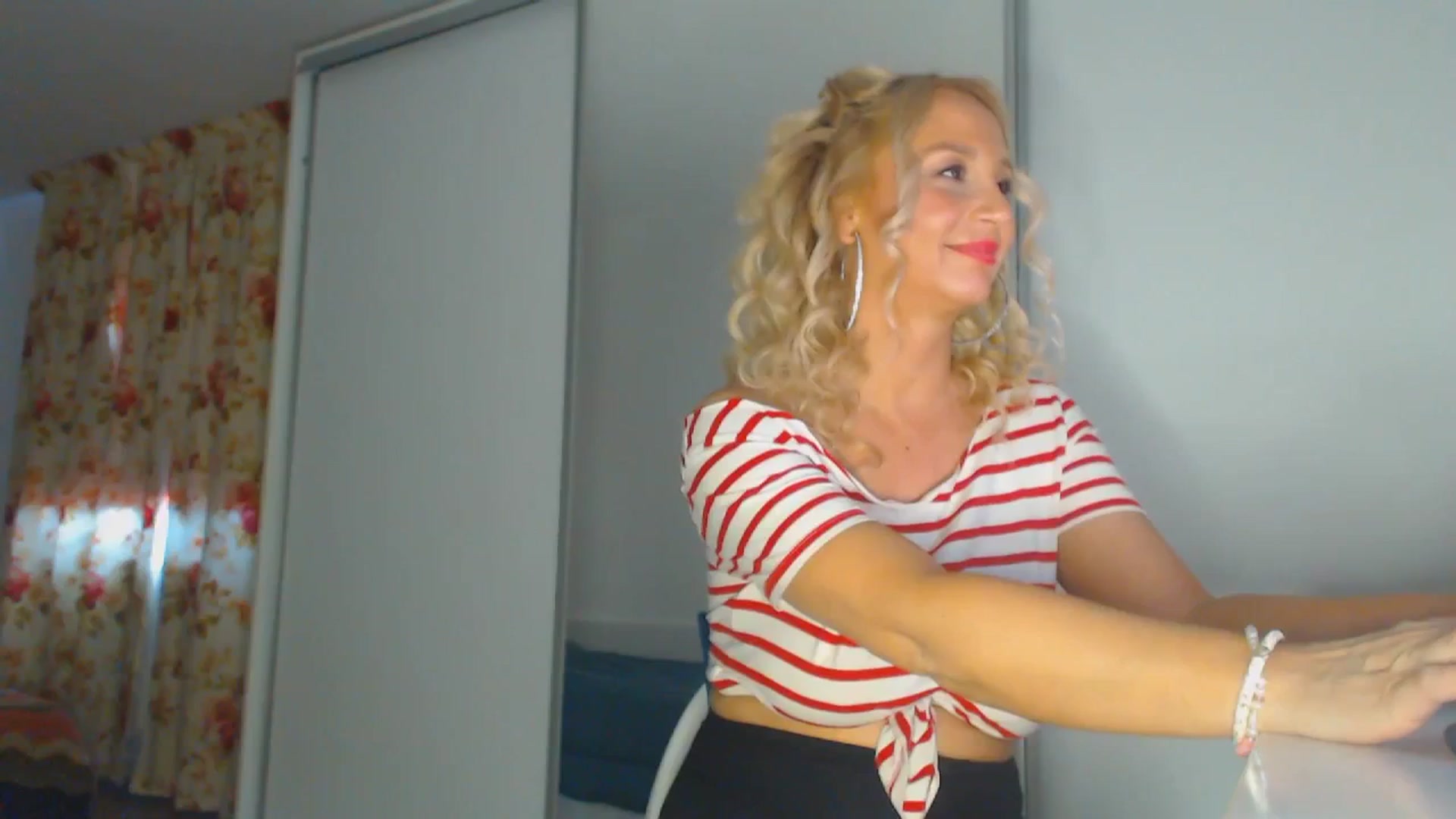 Gallery image thumbnail from Merlyn4u's myfreecams stream on, 03/07/2026, 12:58 image 11 of 20