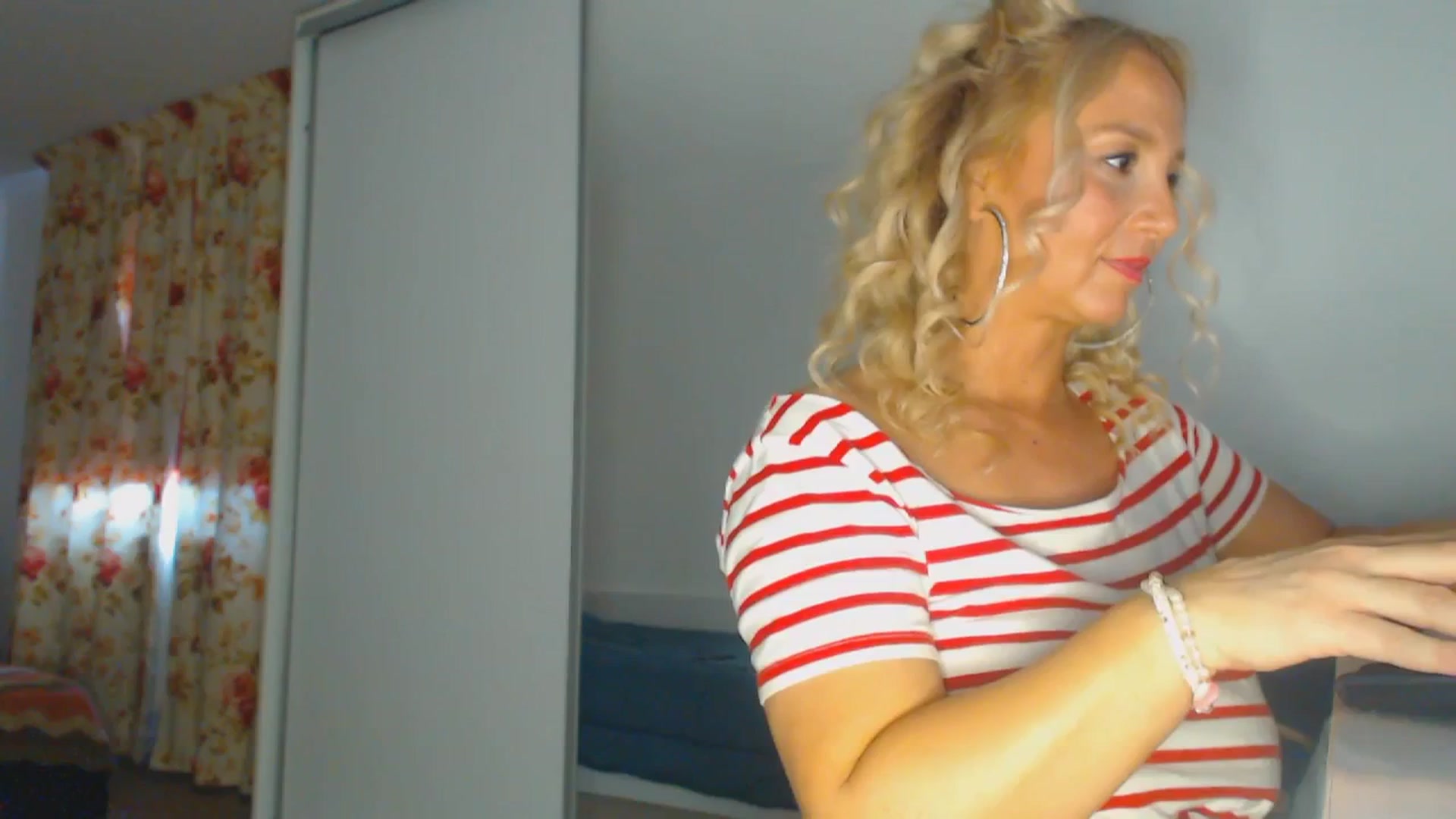Gallery image thumbnail from Merlyn4u's myfreecams stream on, 03/07/2026, 15:04 image 2 of 20