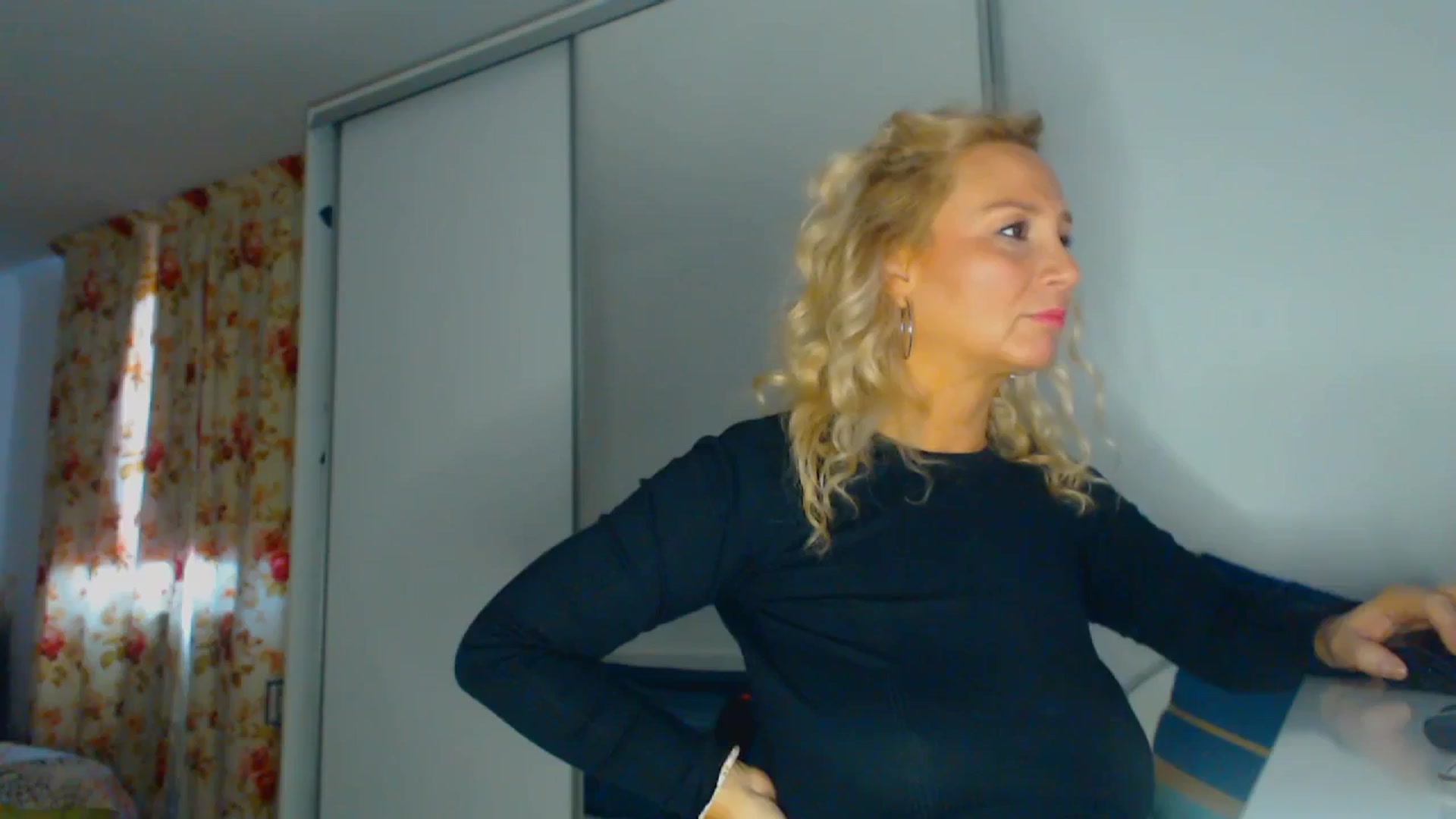Gallery image thumbnail from Merlyn4u's myfreecams stream on, 03/11/2026, 12:58 image 6 of 20