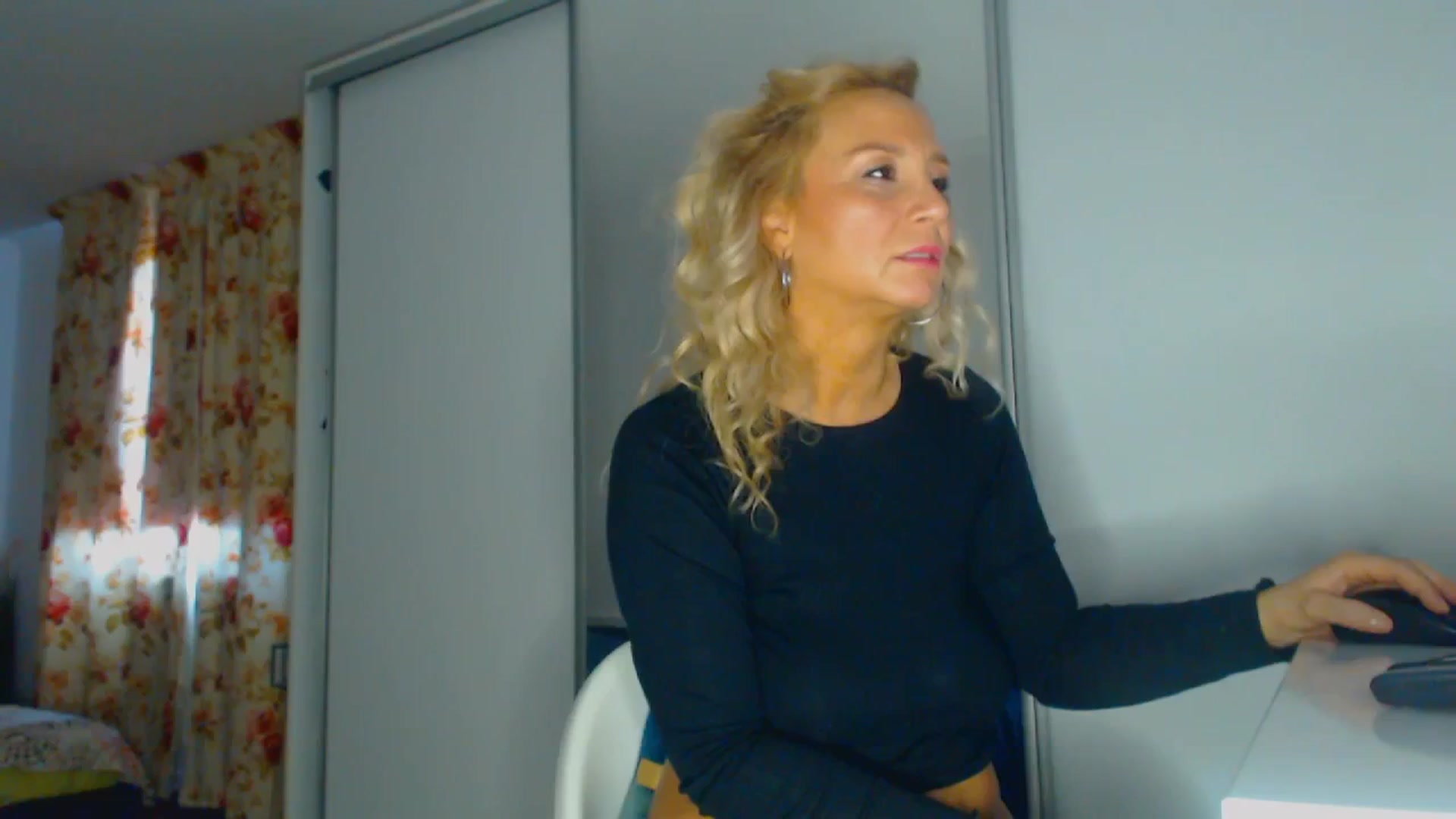 Gallery image thumbnail from Merlyn4u's myfreecams stream on, 03/11/2026, 12:58 image 16 of 20