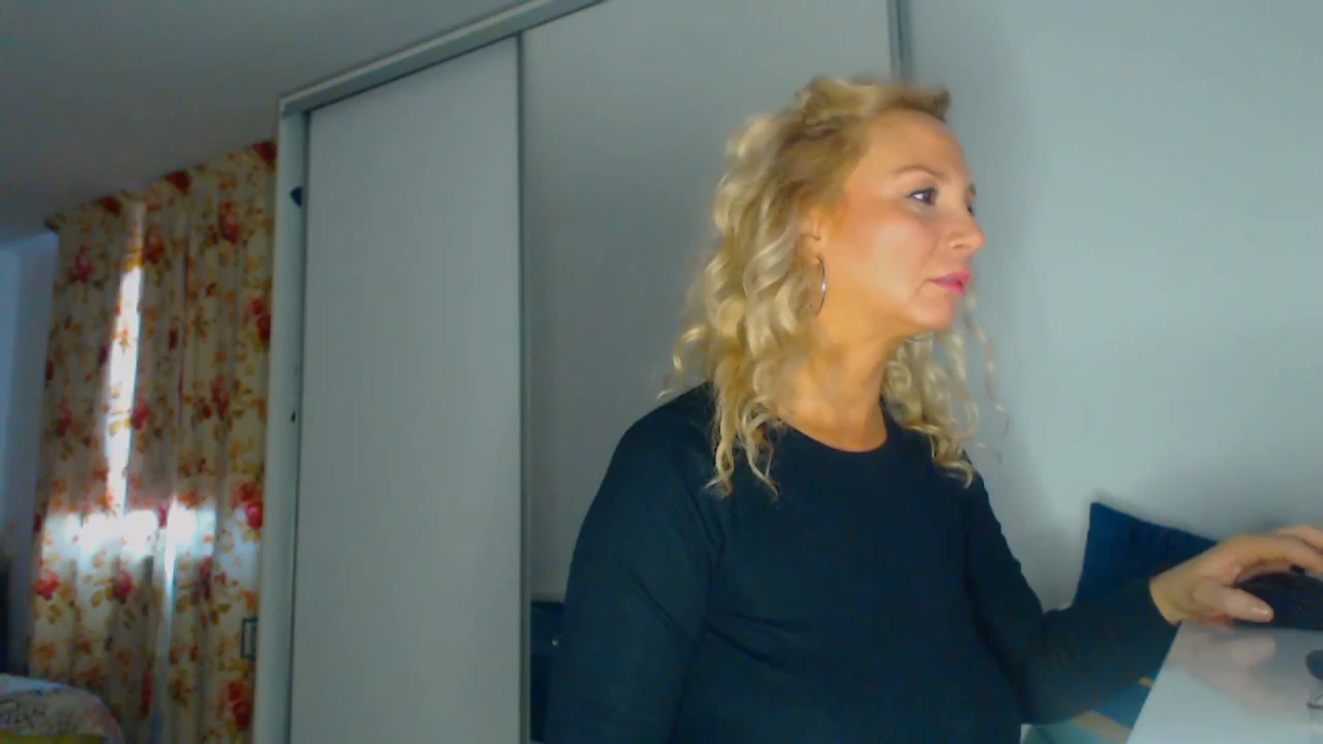Gallery image thumbnail from Merlyn4u's myfreecams stream on, 03/11/2026, 12:58 image 5 of 20