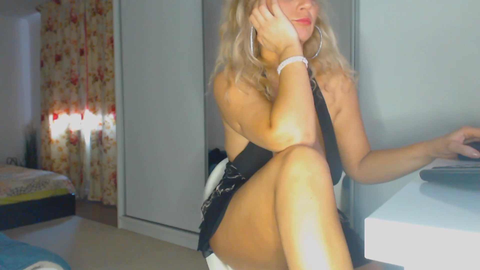Gallery image thumbnail from Merlyn4u's myfreecams stream on, 03/12/2026, 11:07 image 2 of 20