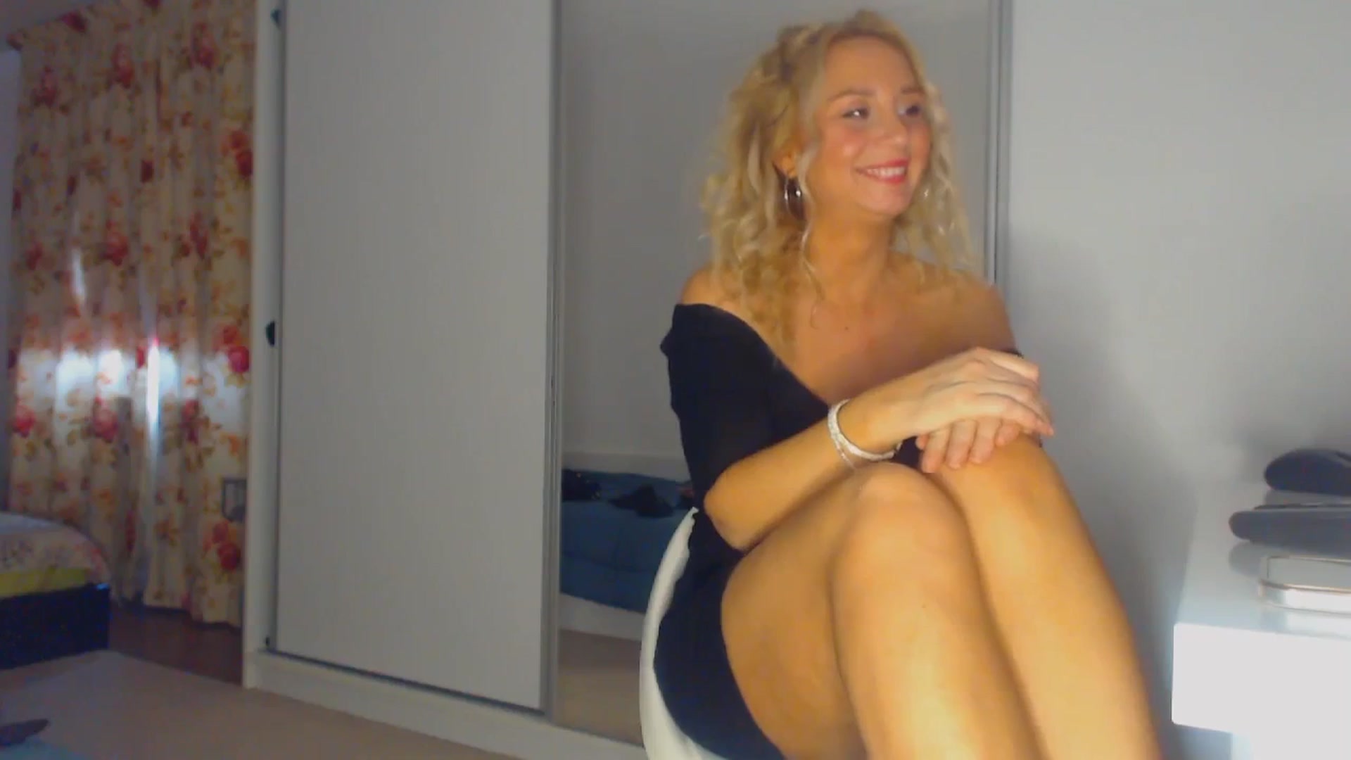 Gallery image thumbnail from Merlyn4u's myfreecams stream on, 03/13/2026, 11:14 image 13 of 20