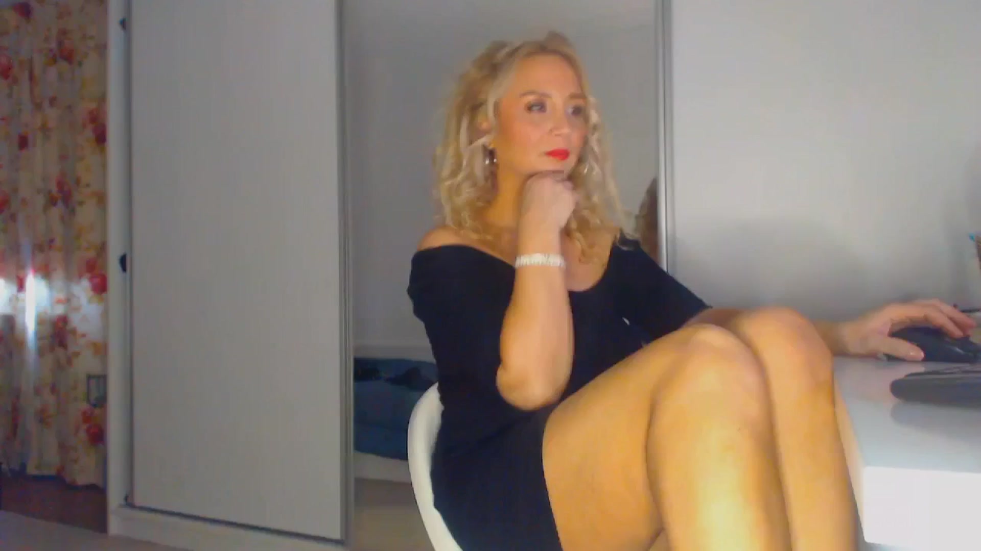 Gallery image thumbnail from Merlyn4u's myfreecams stream on, 03/13/2026, 11:59 image 7 of 20