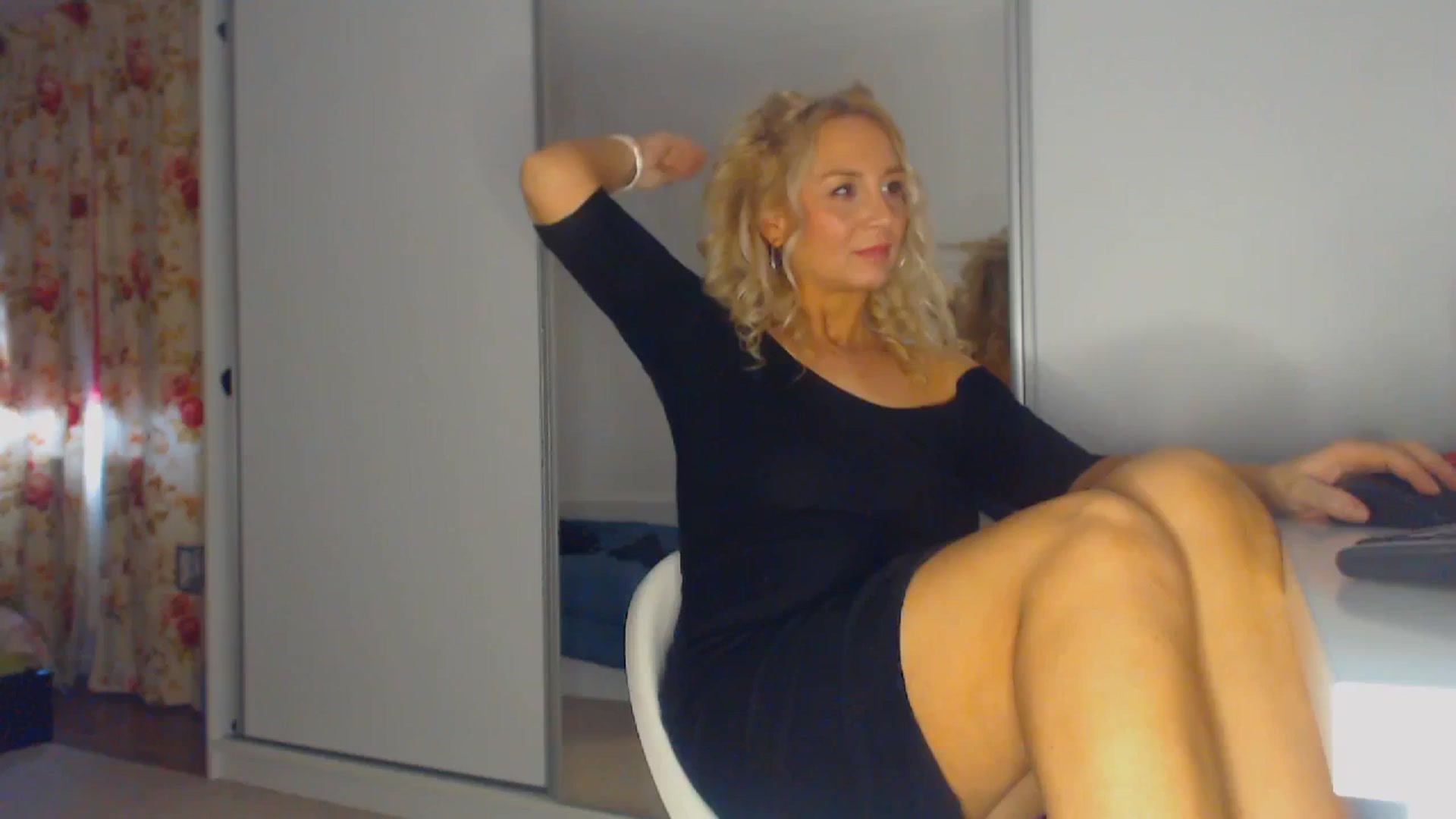 Gallery image thumbnail from Merlyn4u's myfreecams stream on, 03/13/2026, 14:03 image 1 of 20