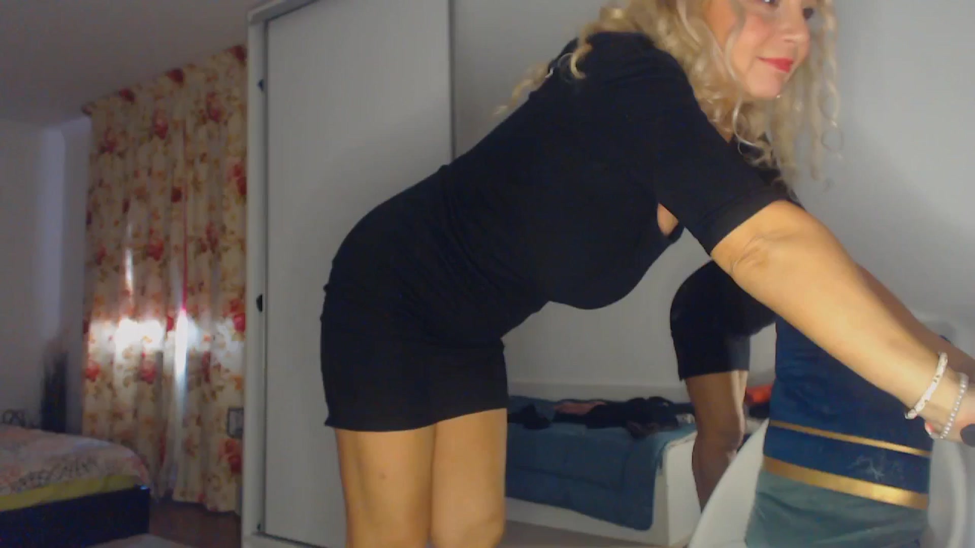 Gallery image thumbnail from Merlyn4u's myfreecams stream on, 03/13/2026, 14:03 image 10 of 20