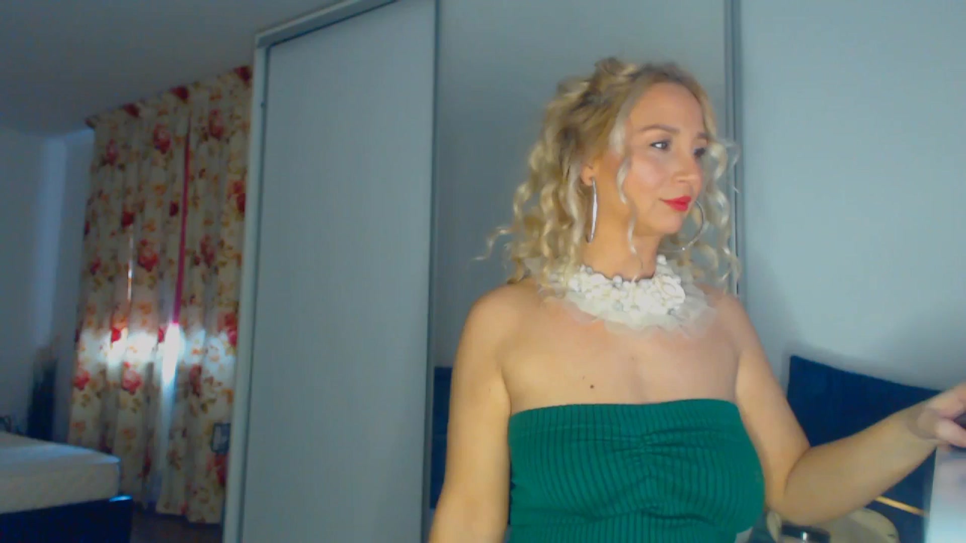 Gallery image thumbnail from Merlyn4u's myfreecams stream on, 03/15/2026, 11:30 image 18 of 20