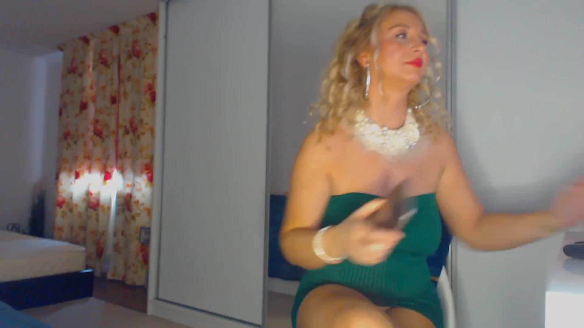 Gallery image thumbnail from Merlyn4u's myfreecams stream on, 03/15/2026, 14:10 image 4 of 20