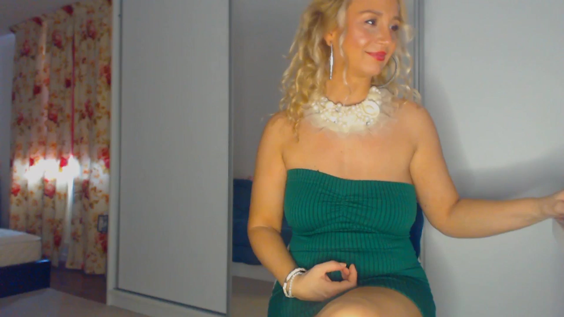 Gallery image thumbnail from Merlyn4u's myfreecams stream on, 03/15/2026, 14:10 image 13 of 20