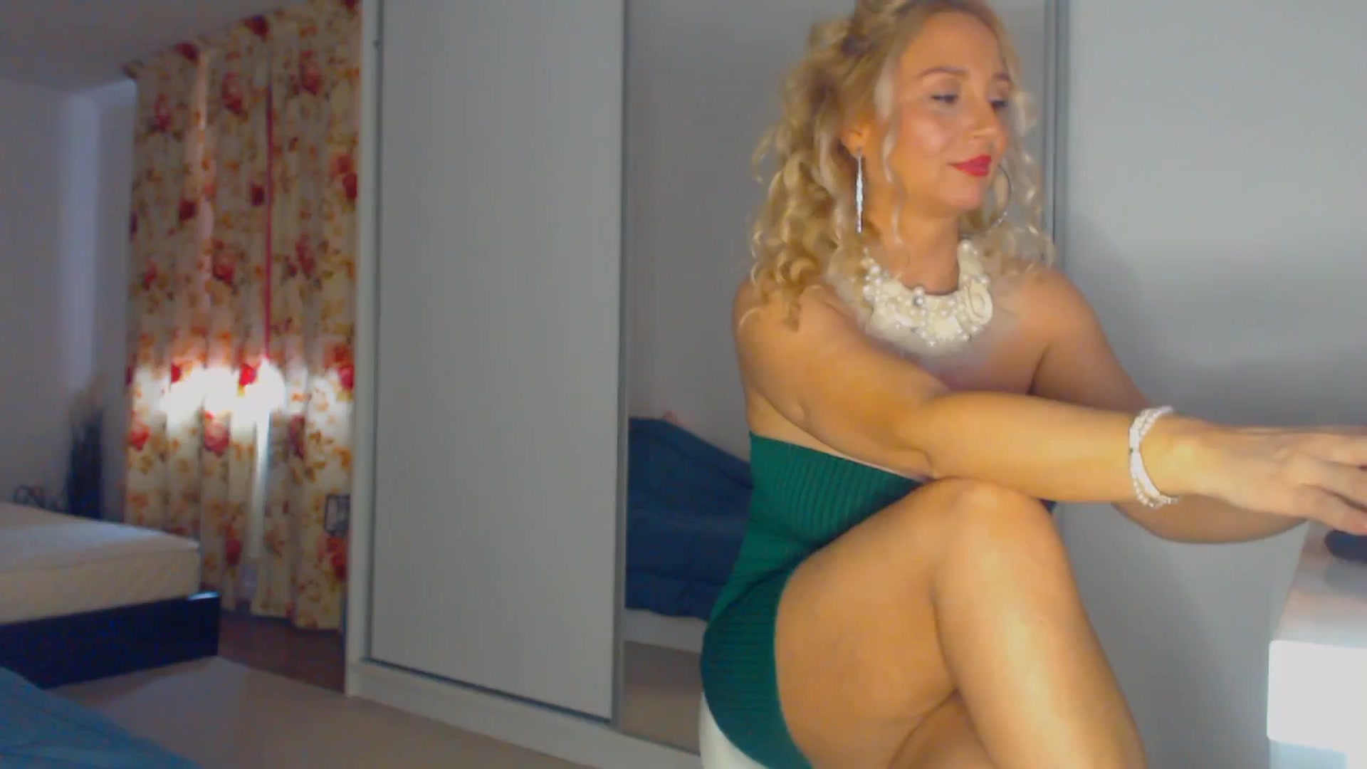 Gallery image thumbnail from Merlyn4u's myfreecams stream on, 03/15/2026, 14:10 image 10 of 20