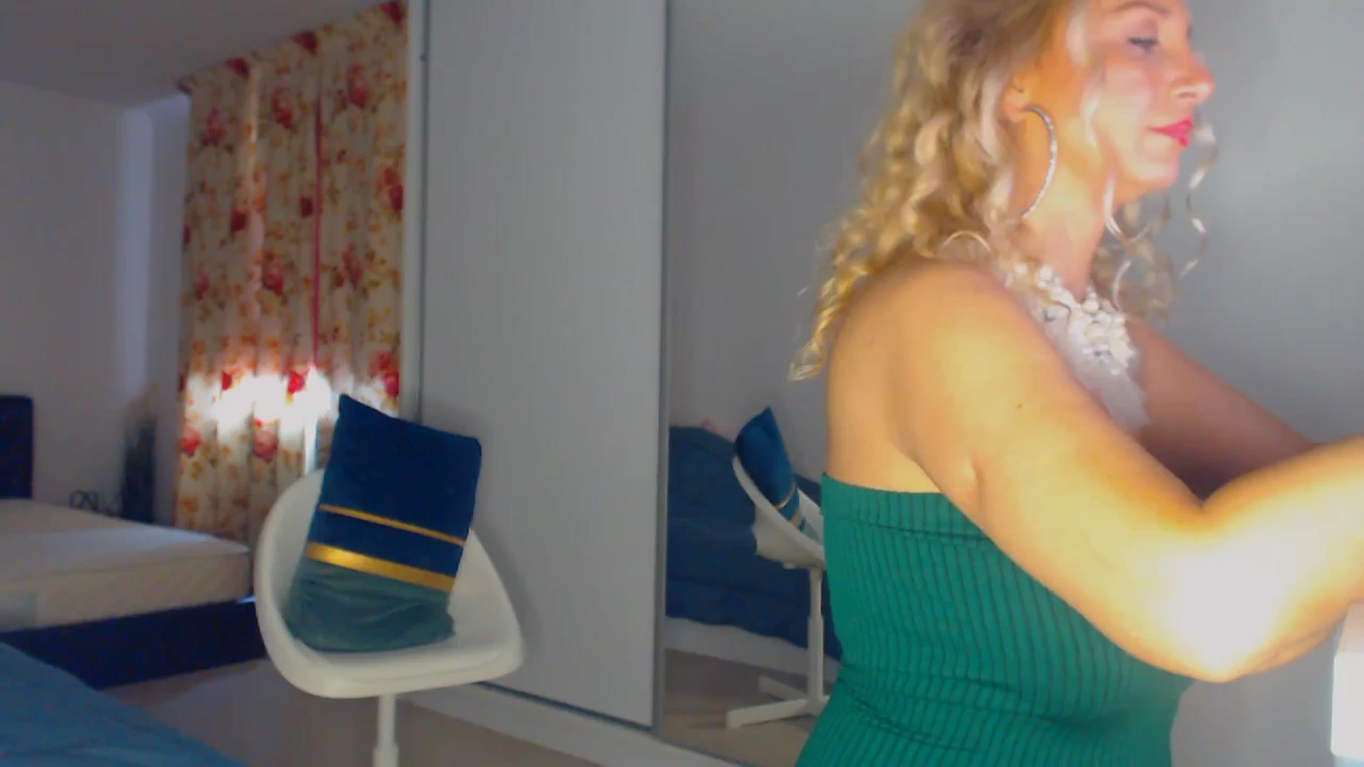 Gallery image thumbnail from Merlyn4u's myfreecams stream on, 03/15/2026, 14:10 image 12 of 20