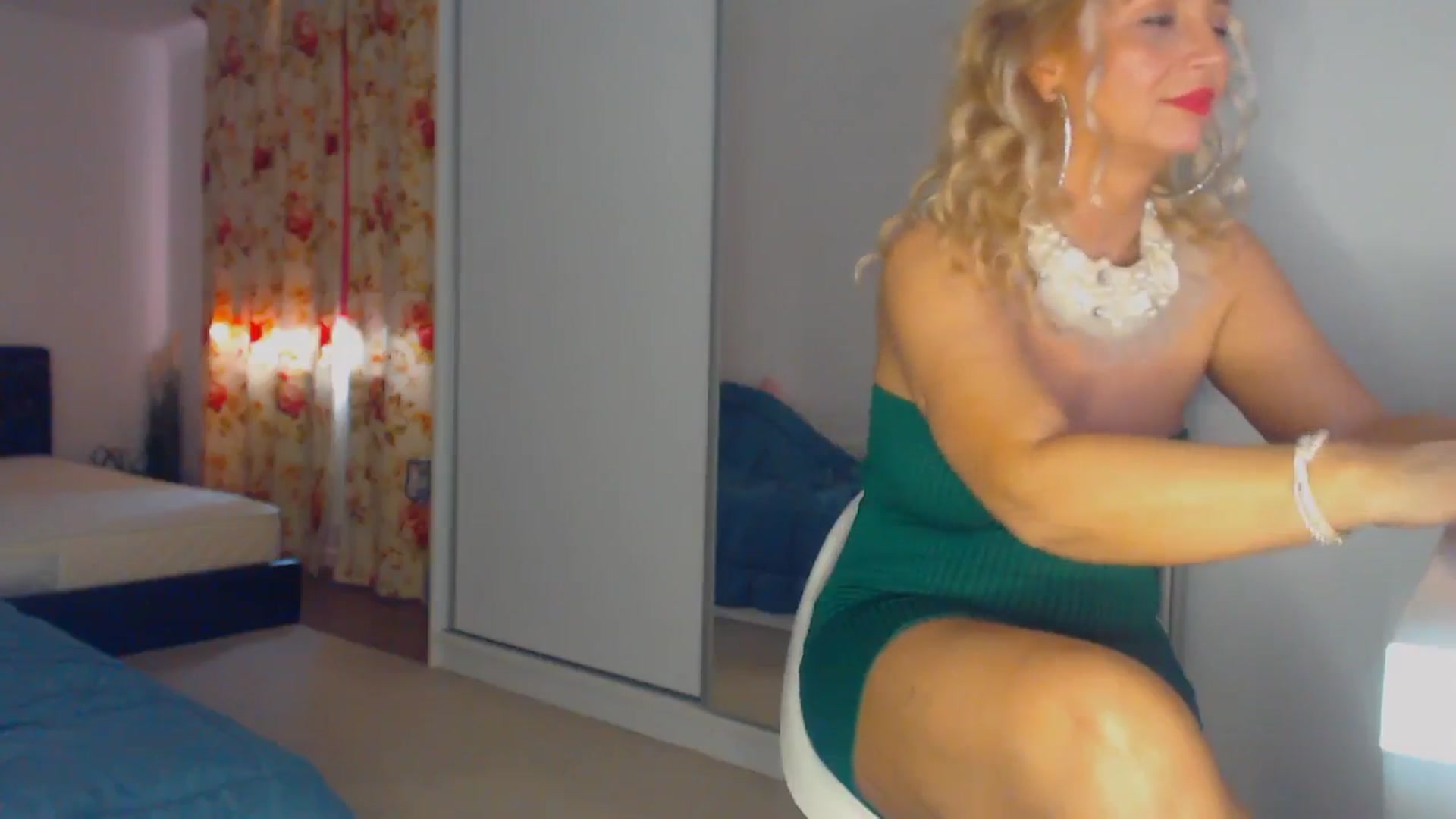 Gallery image thumbnail from Merlyn4u's myfreecams stream on, 03/15/2026, 15:14 image 16 of 20