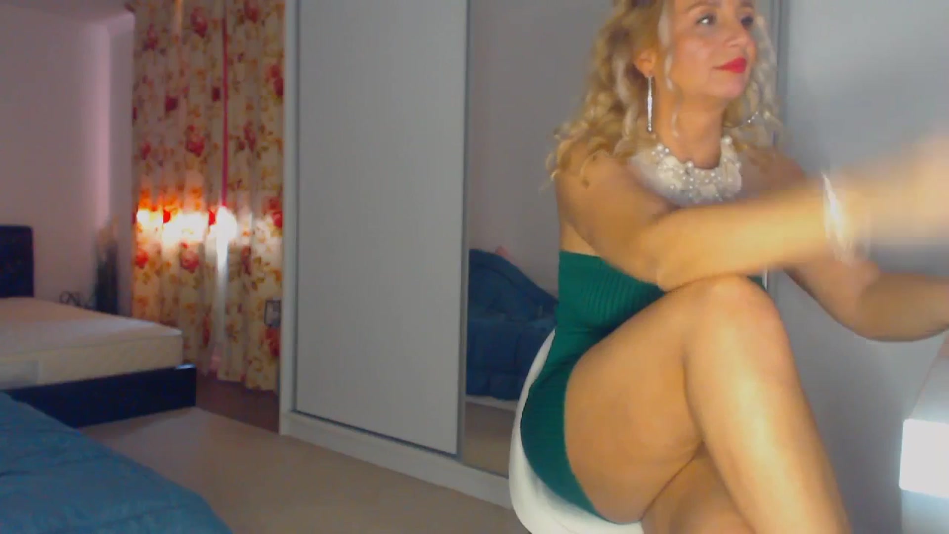 Gallery image thumbnail from Merlyn4u's myfreecams stream on, 03/15/2026, 15:14 image 17 of 20