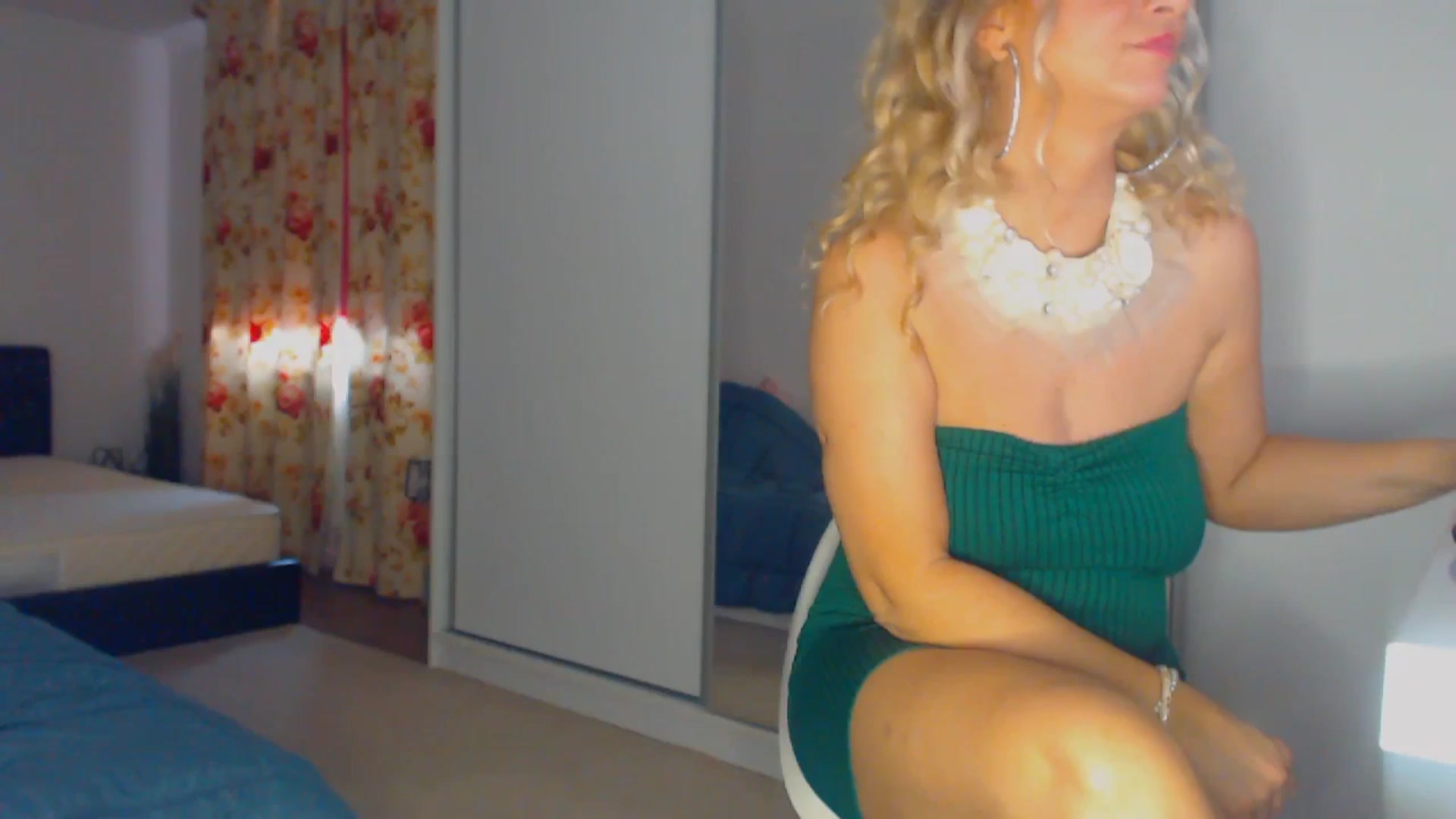 Gallery image thumbnail from Merlyn4u's myfreecams stream on, 03/15/2026, 15:14 image 12 of 20