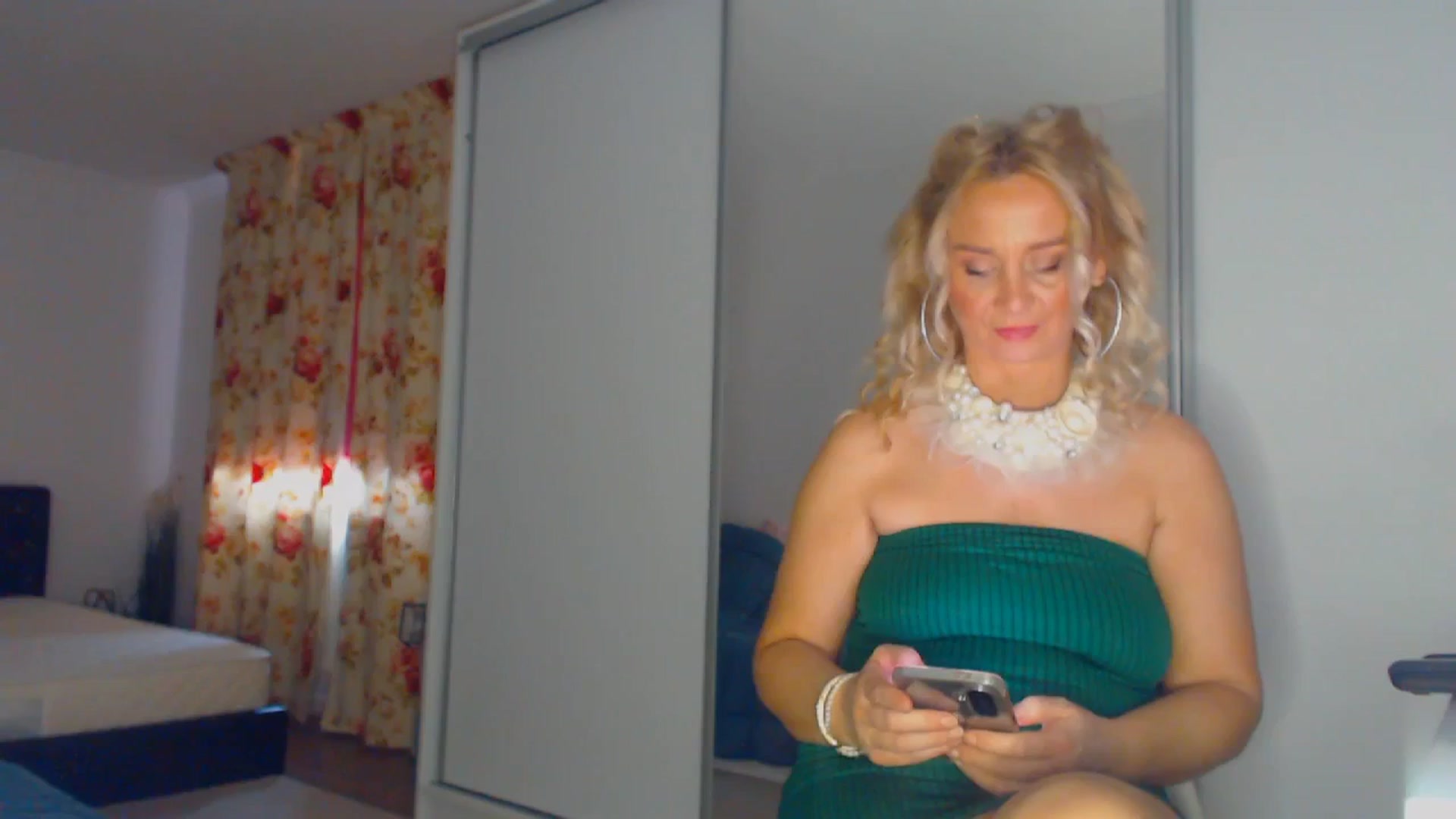 Gallery image thumbnail from Merlyn4u's myfreecams stream on, 03/15/2026, 15:14 image 5 of 20