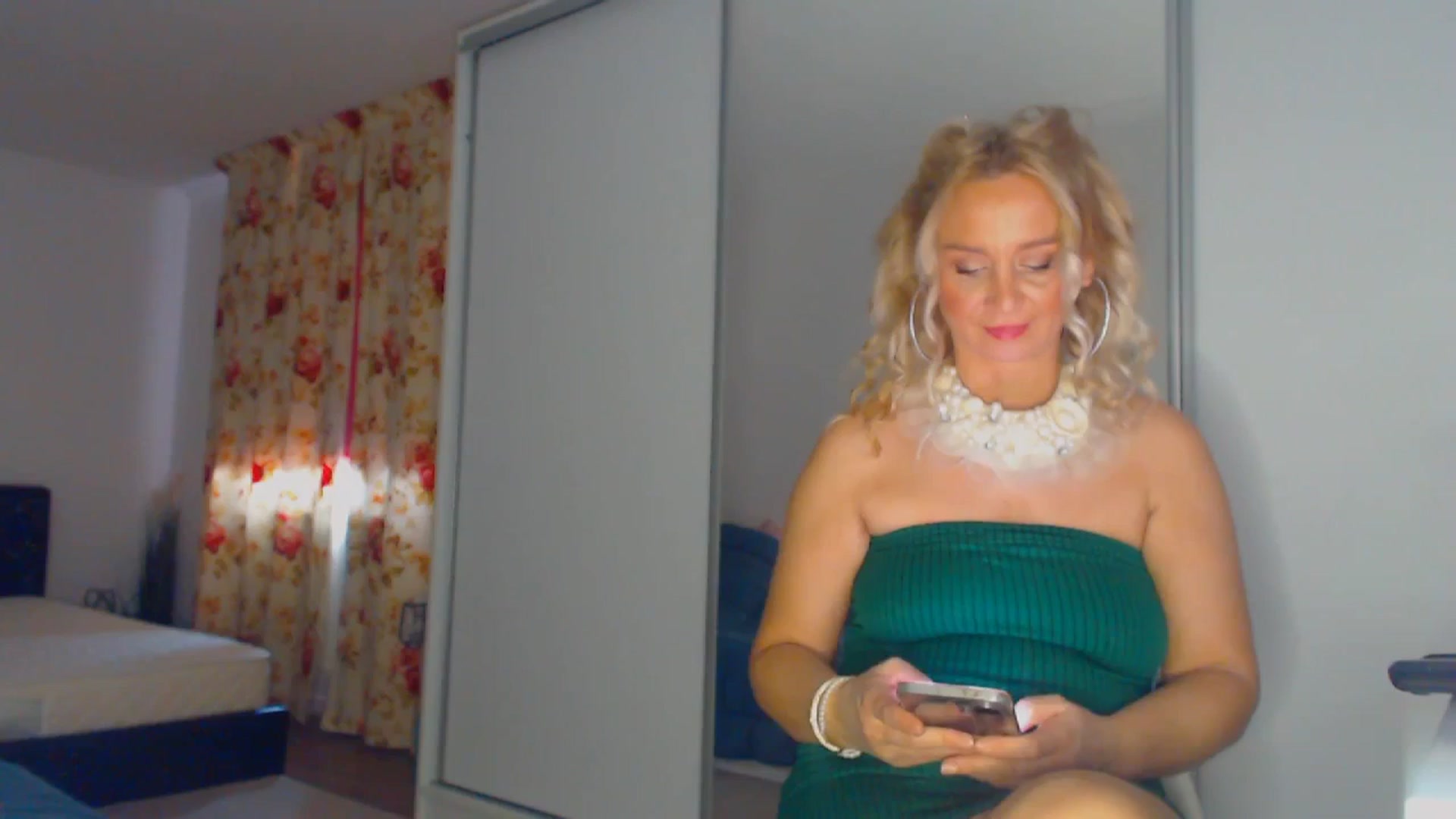 Gallery image thumbnail from Merlyn4u's myfreecams stream on, 03/15/2026, 15:14 image 4 of 20