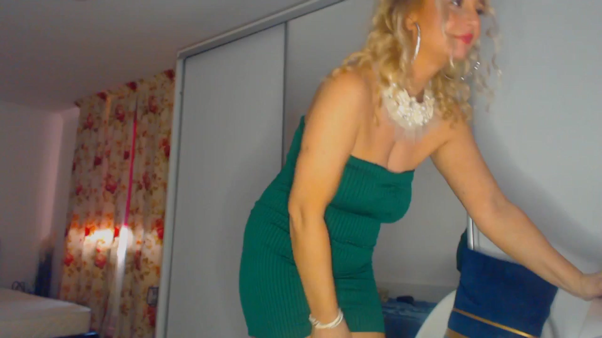 Gallery image thumbnail from Merlyn4u's myfreecams stream on, 03/15/2026, 15:42 image 17 of 20