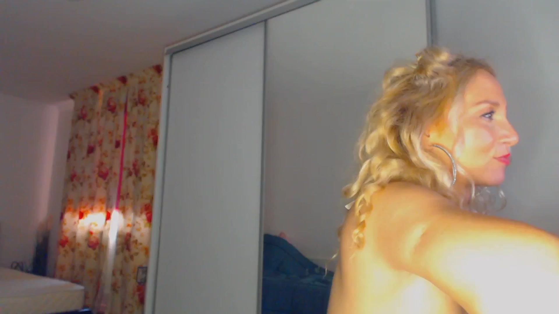Gallery image thumbnail from Merlyn4u's myfreecams stream on, 03/15/2026, 15:42 image 15 of 20