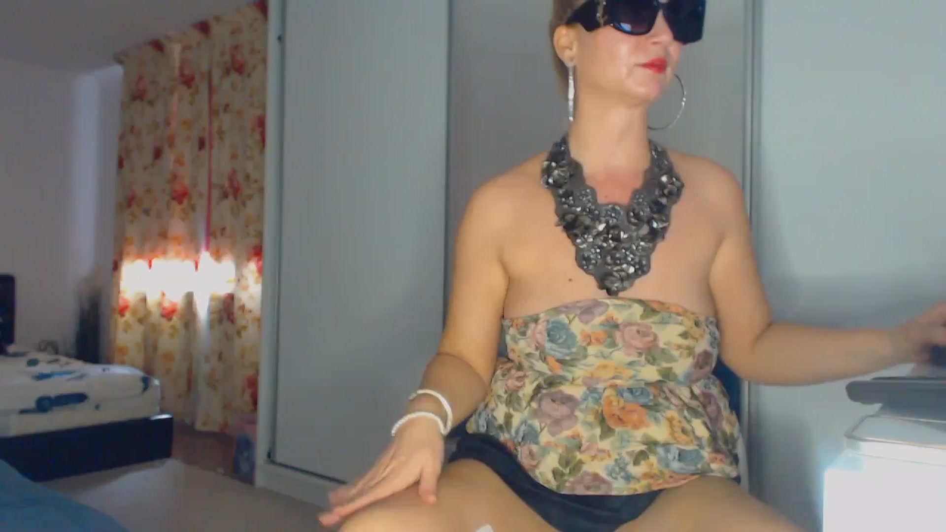 Gallery image thumbnail from Merlyn4u's myfreecams stream on, 03/17/2026, 12:58 image 16 of 20