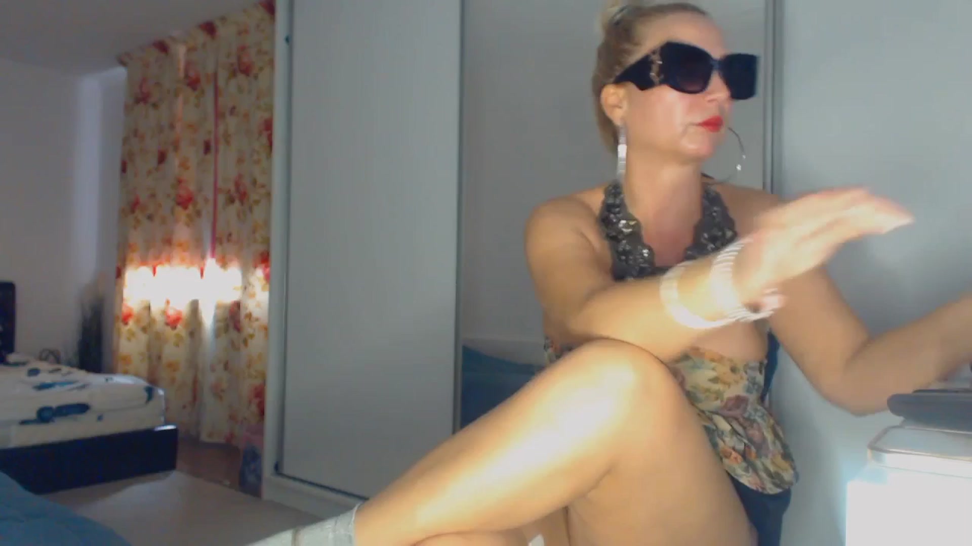 Gallery image thumbnail from Merlyn4u's myfreecams stream on, 03/17/2026, 12:58 image 15 of 20