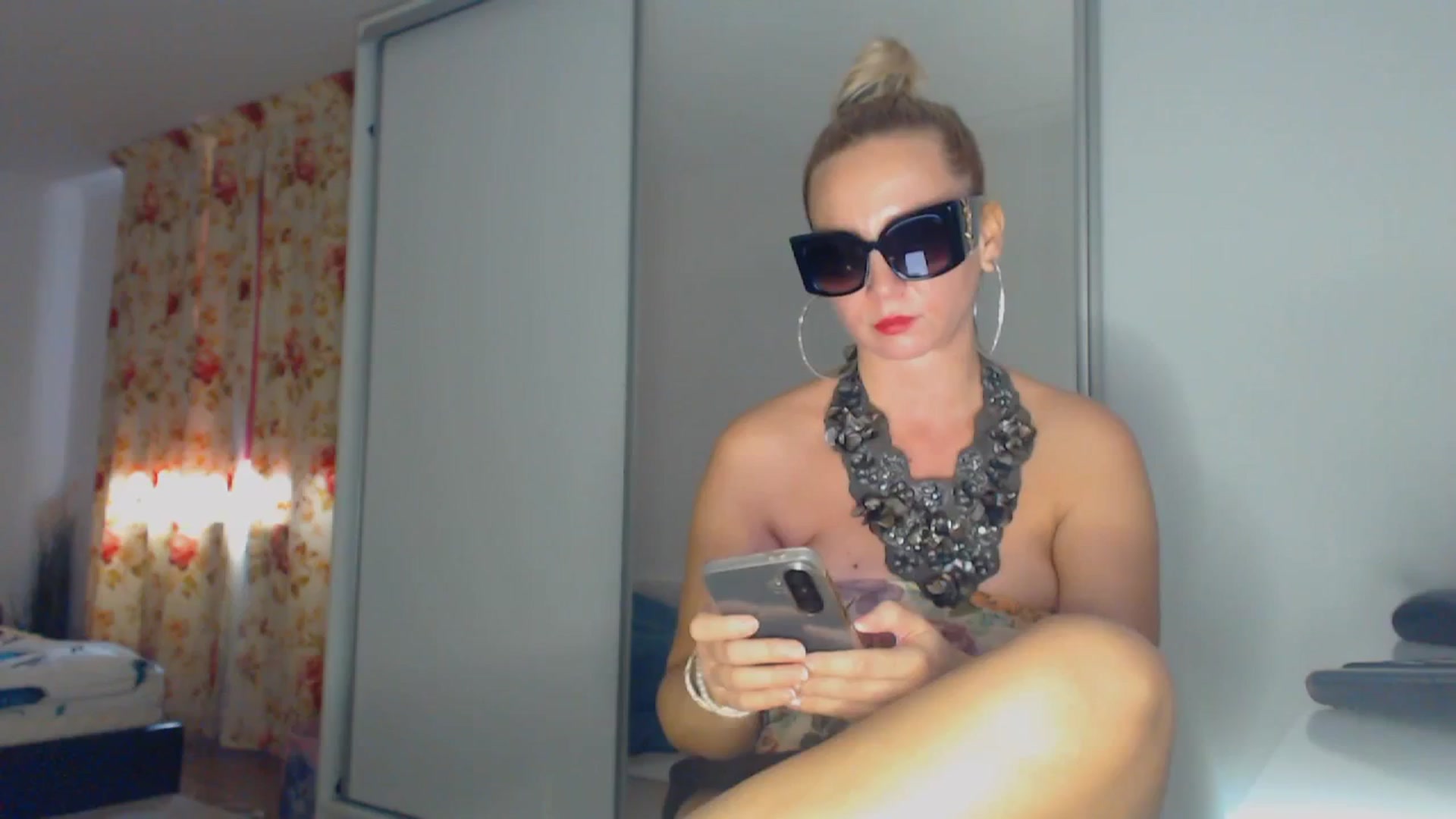Gallery image thumbnail from Merlyn4u's myfreecams stream on, 03/17/2026, 12:58 image 9 of 20
