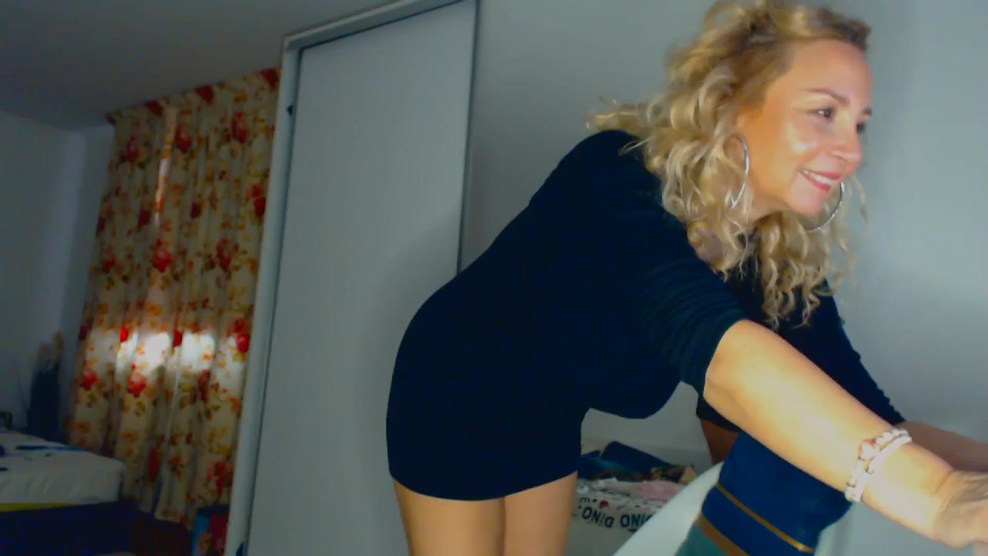 Gallery image thumbnail from Merlyn4u's myfreecams stream on, 03/22/2026, 14:14 image 3 of 20
