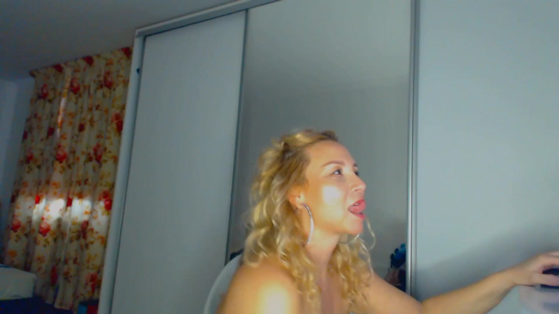 Gallery image thumbnail from Merlyn4u's myfreecams stream on, 03/22/2026, 14:14 image 16 of 20