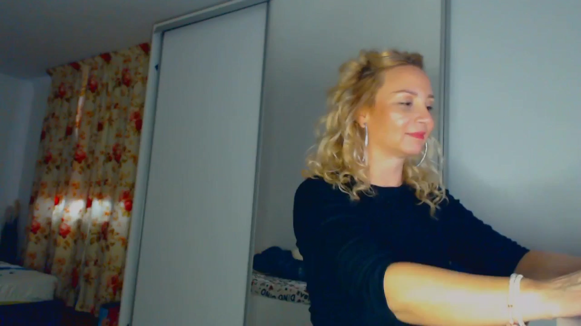 Gallery image thumbnail from Merlyn4u's myfreecams stream on, 03/22/2026, 14:14 image 8 of 20