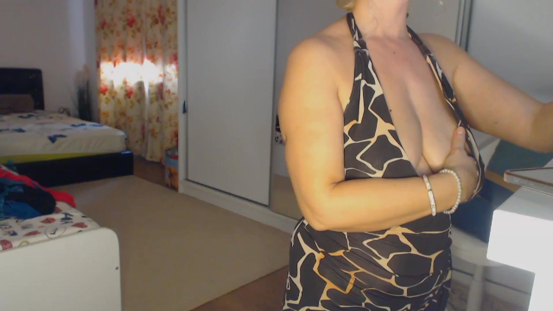 Gallery image thumbnail from Merlyn4u's myfreecams stream on, 03/25/2026, 13:10 image 6 of 20