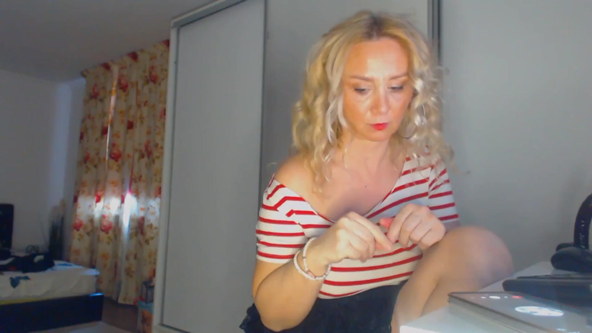Gallery image thumbnail from Merlyn4u's myfreecams stream on, 03/26/2026, 10:22 image 18 of 20