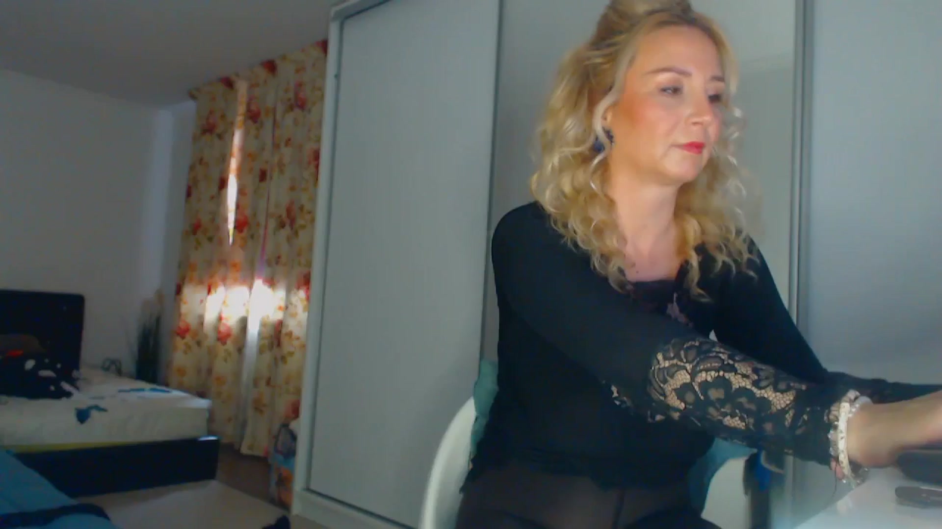 Gallery image thumbnail from Merlyn4u's myfreecams stream on, 03/28/2026, 13:06 image 11 of 20