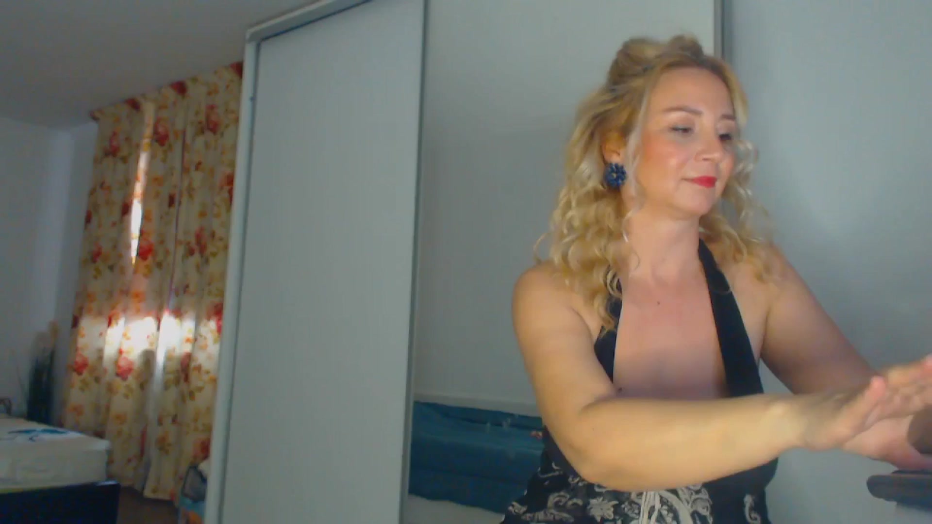 Gallery image thumbnail from Merlyn4u's myfreecams stream on, 03/28/2026, 14:52 image 6 of 20