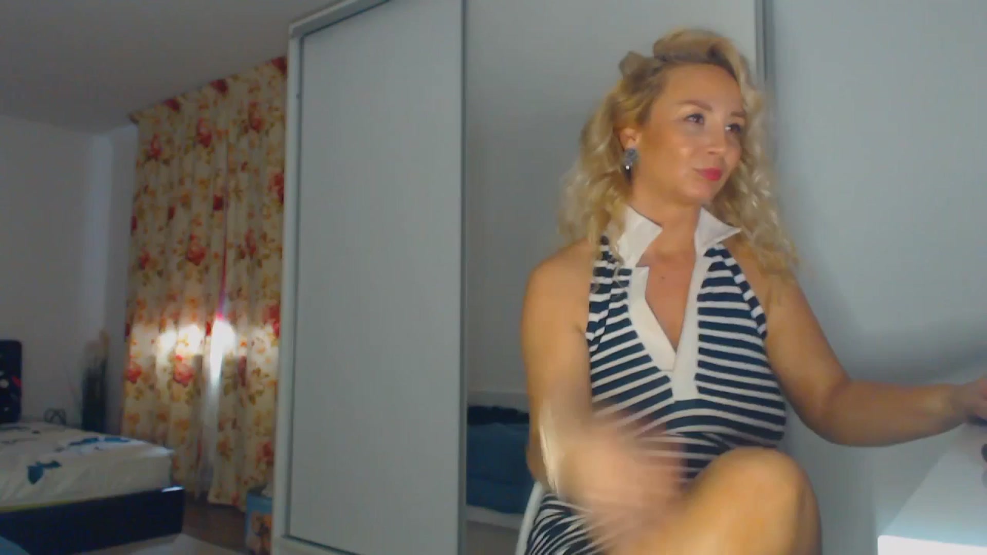Gallery image thumbnail from Merlyn4u's myfreecams stream on, 03/29/2026, 11:21 image 18 of 20