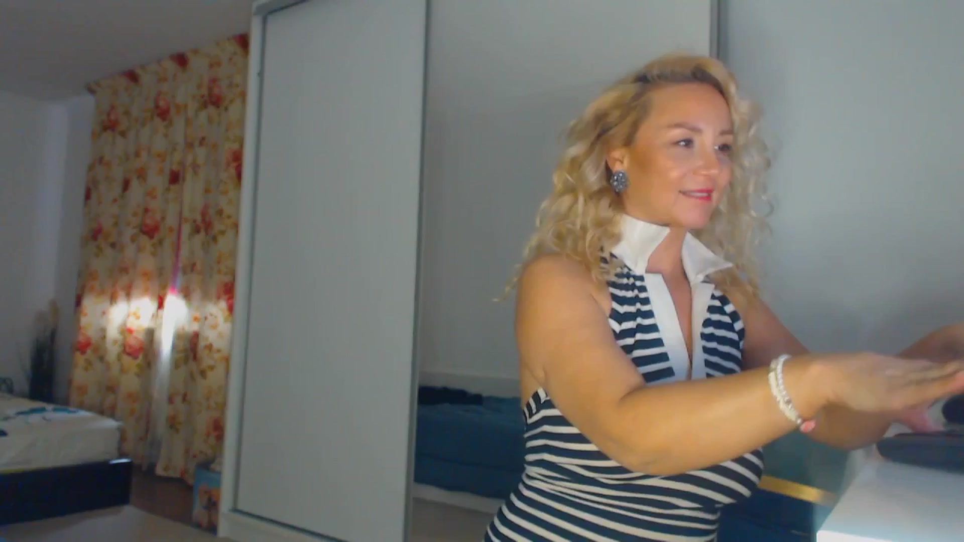 Gallery image thumbnail from Merlyn4u's myfreecams stream on, 03/29/2026, 11:21 image 5 of 20