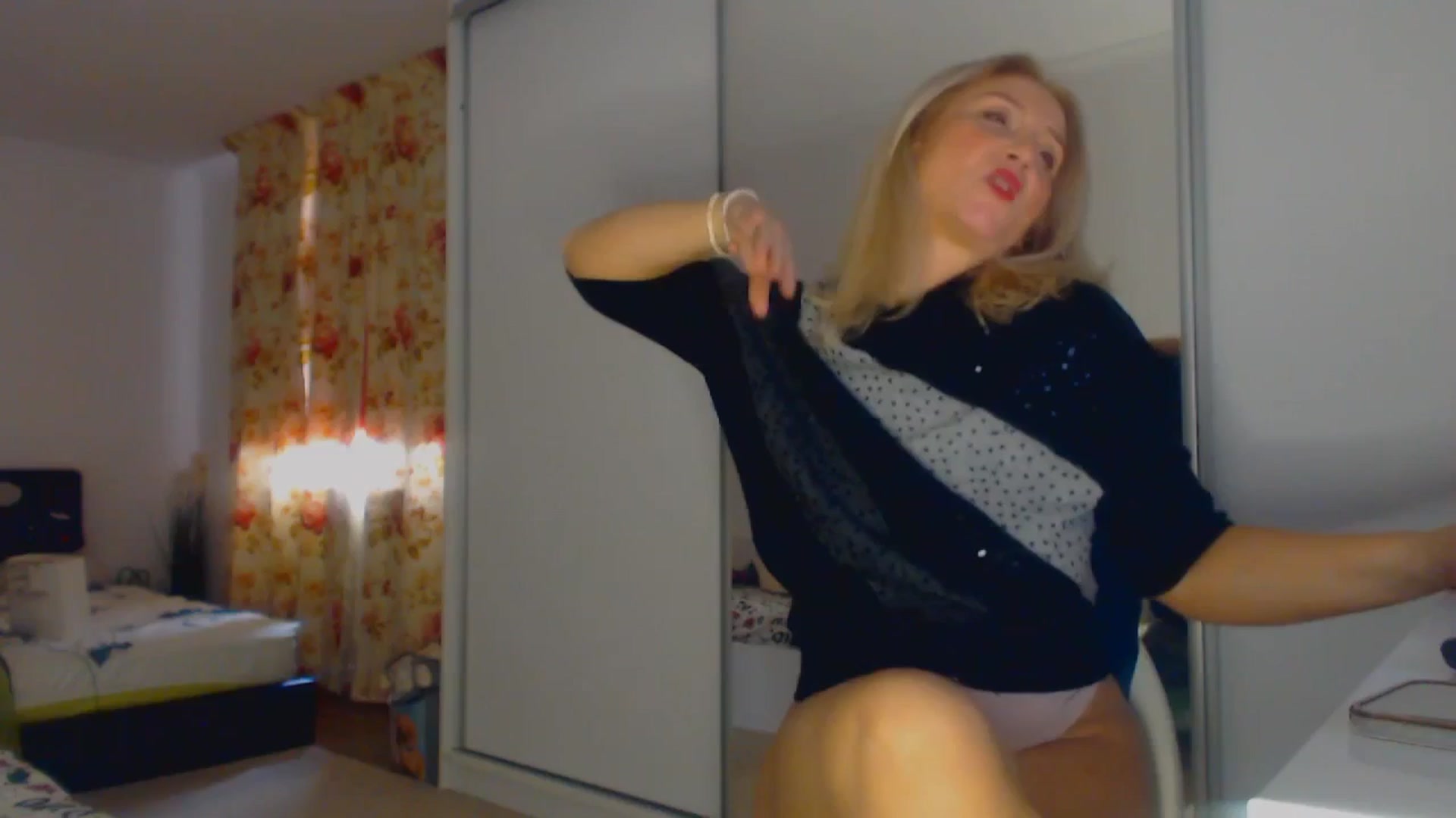 Gallery image thumbnail from Merlyn4u's myfreecams stream on, 04/01/2026, 10:54 image 17 of 20
