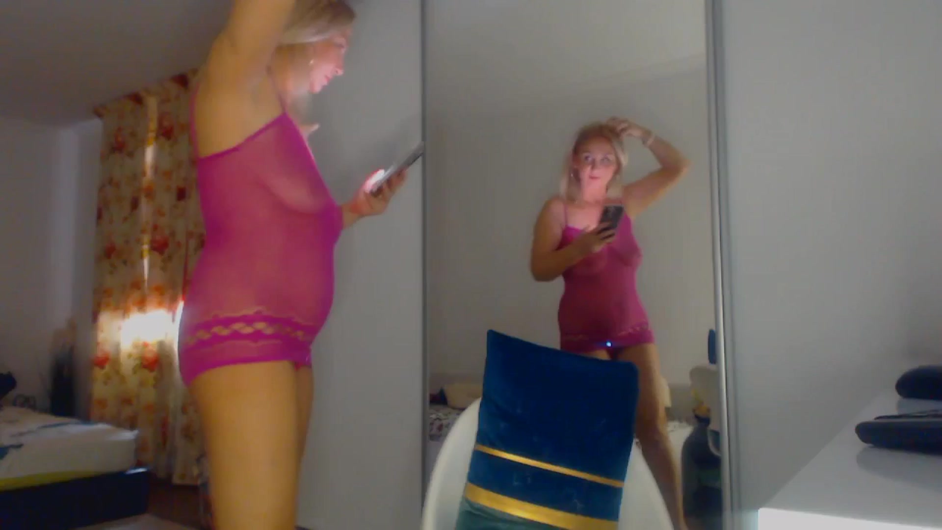 Gallery image thumbnail from Merlyn4u's myfreecams stream on, 04/01/2026, 12:20 image 19 of 20