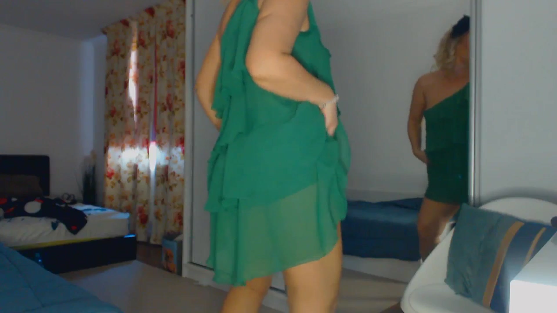 Gallery image thumbnail from Merlyn4u's myfreecams stream on, 04/07/2026, 12:45 image 11 of 20
