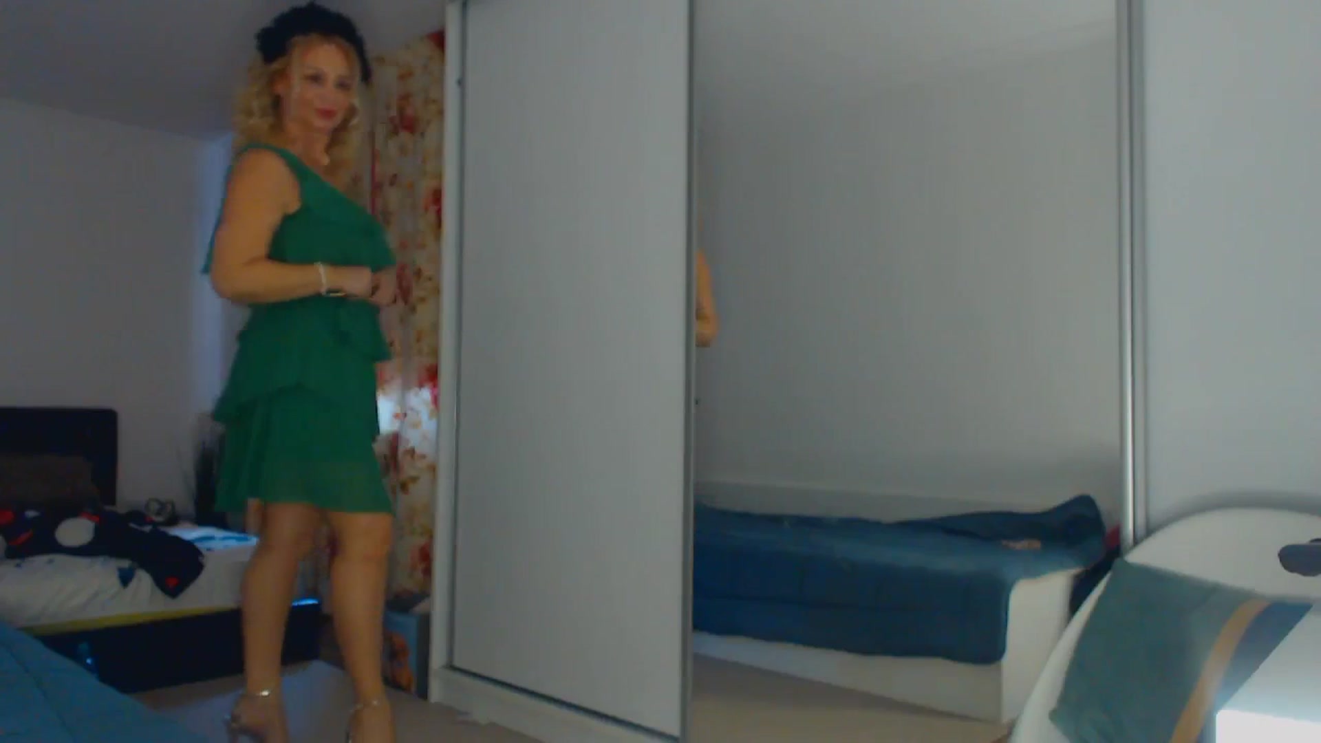 Gallery image thumbnail from Merlyn4u's myfreecams stream on, 04/07/2026, 12:45 image 12 of 20