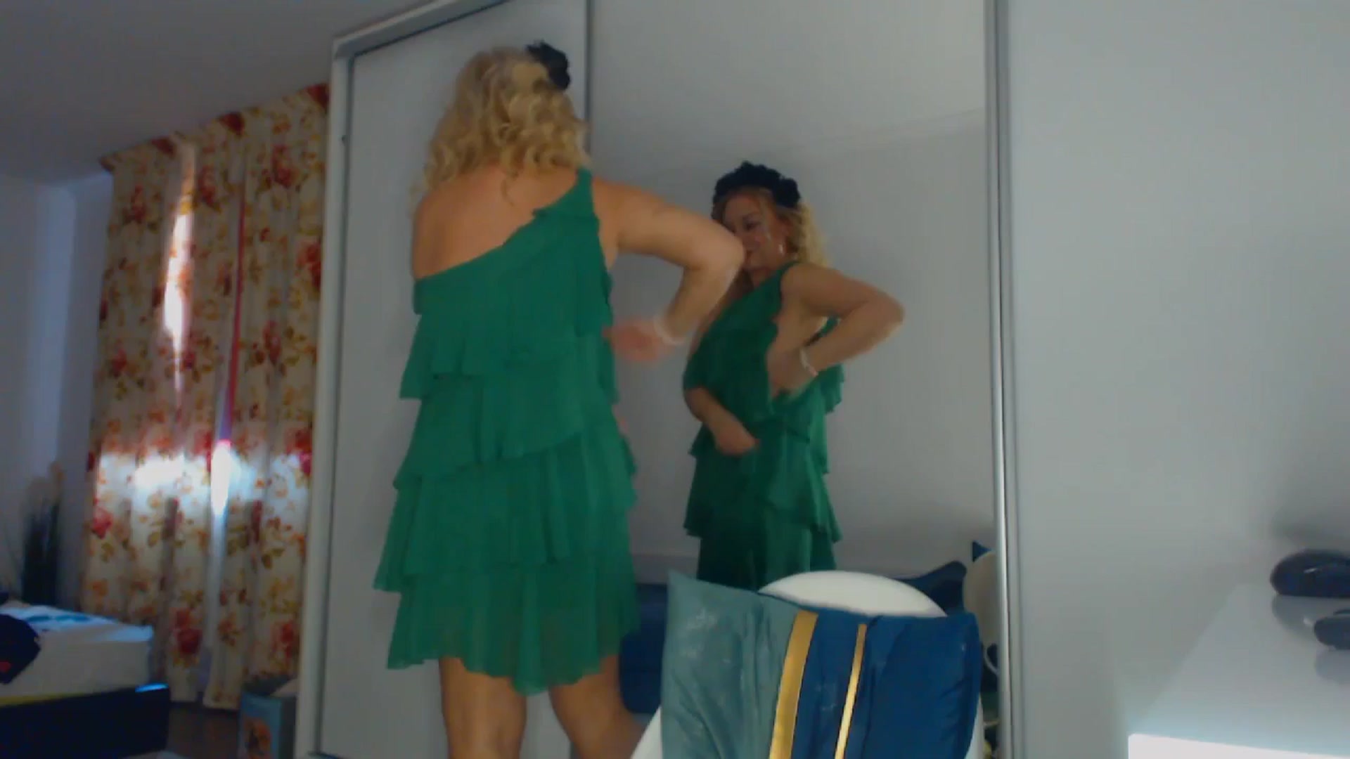 Gallery image thumbnail from Merlyn4u's myfreecams stream on, 04/07/2026, 14:02 image 1 of 20