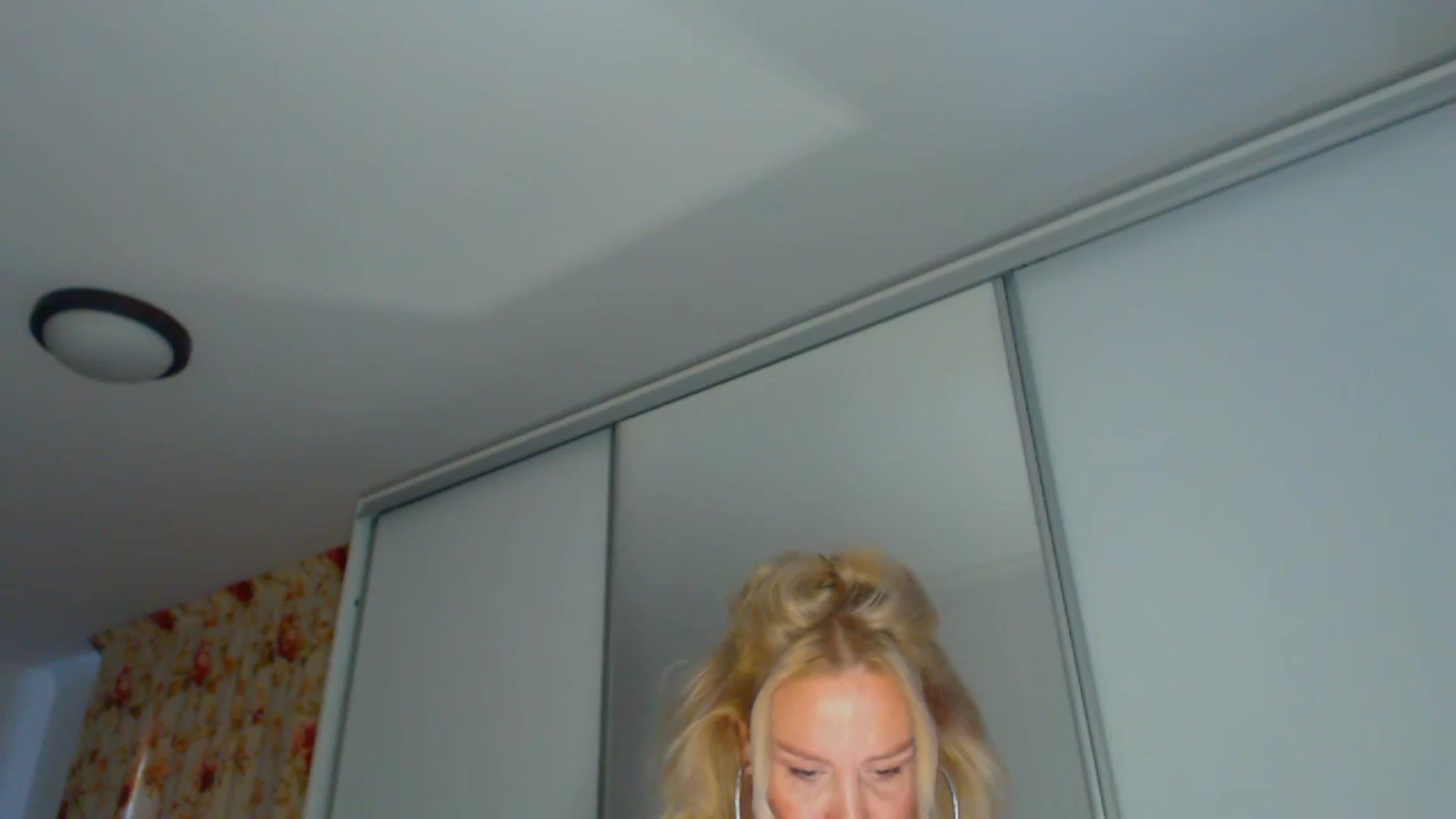 Gallery image thumbnail from Merlyn4u's myfreecams stream on, 04/08/2026, 14:43 image 2 of 20