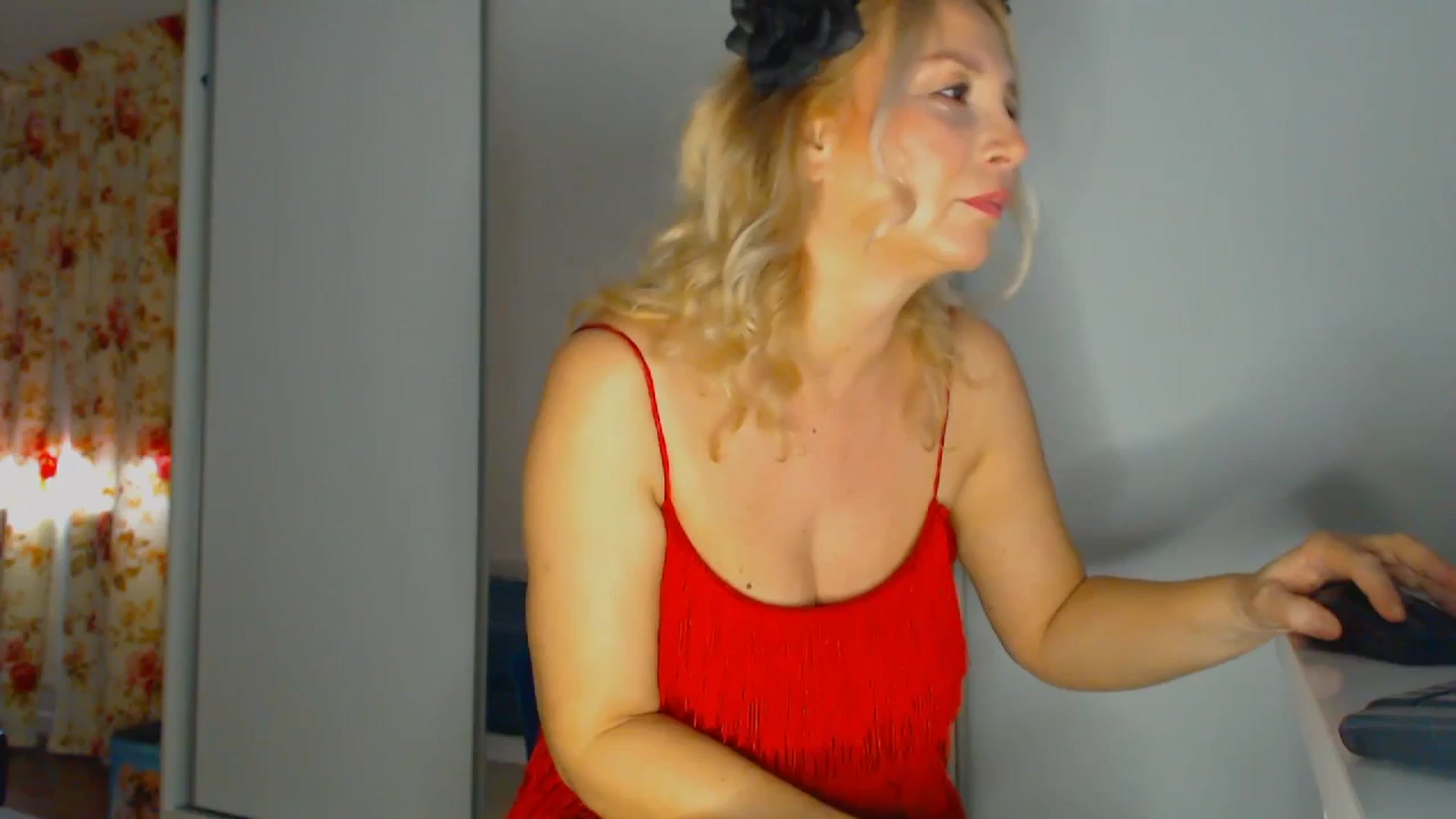 Gallery image thumbnail from Merlyn4u's myfreecams stream on, 04/09/2026, 11:22 image 6 of 20