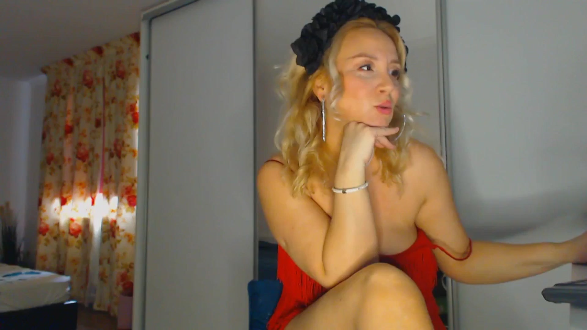 Gallery image thumbnail from Merlyn4u's myfreecams stream on, 04/19/2026, 10:31 image 16 of 20