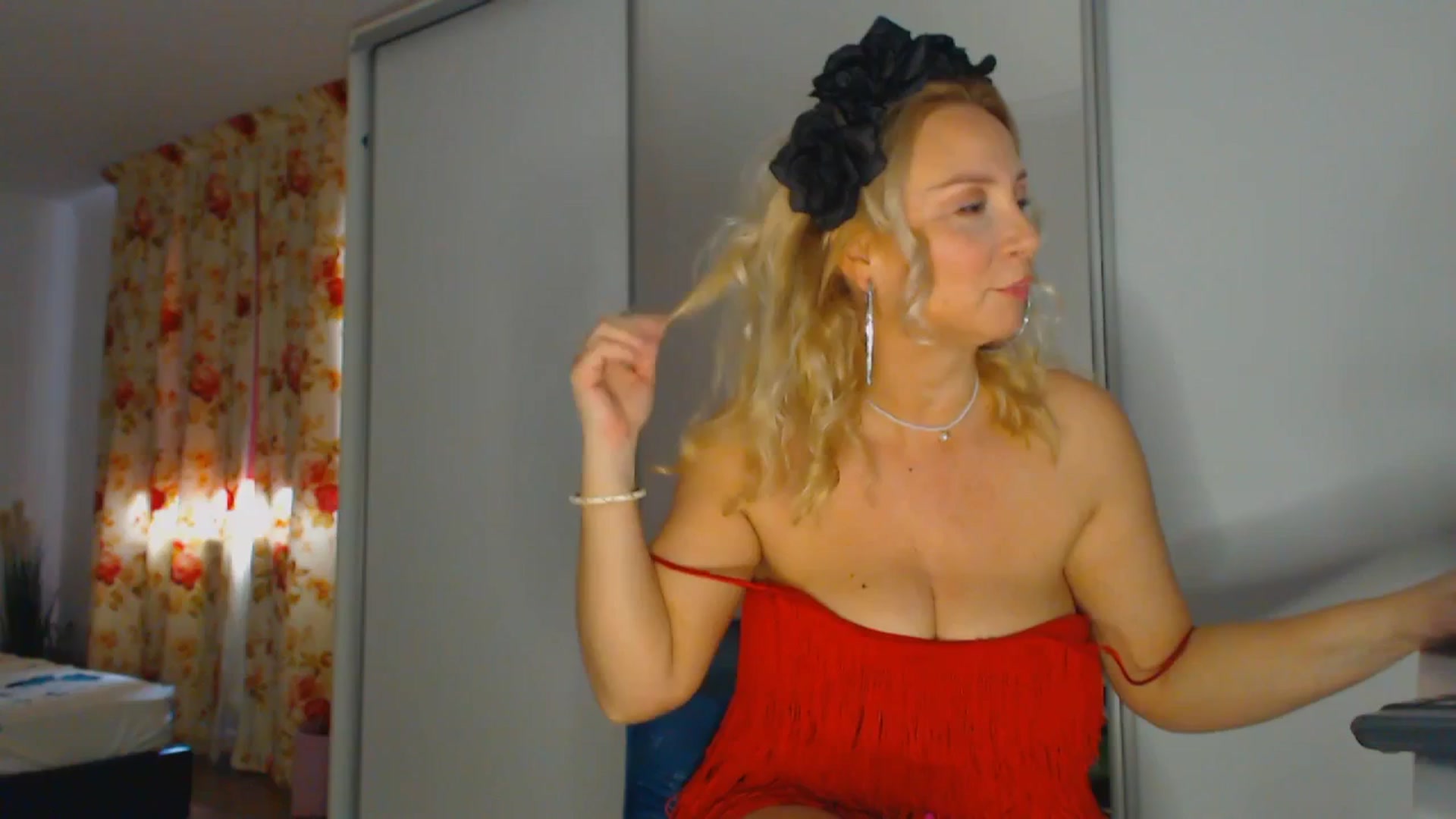 Gallery image thumbnail from Merlyn4u's myfreecams stream on, 04/19/2026, 10:31 image 20 of 20