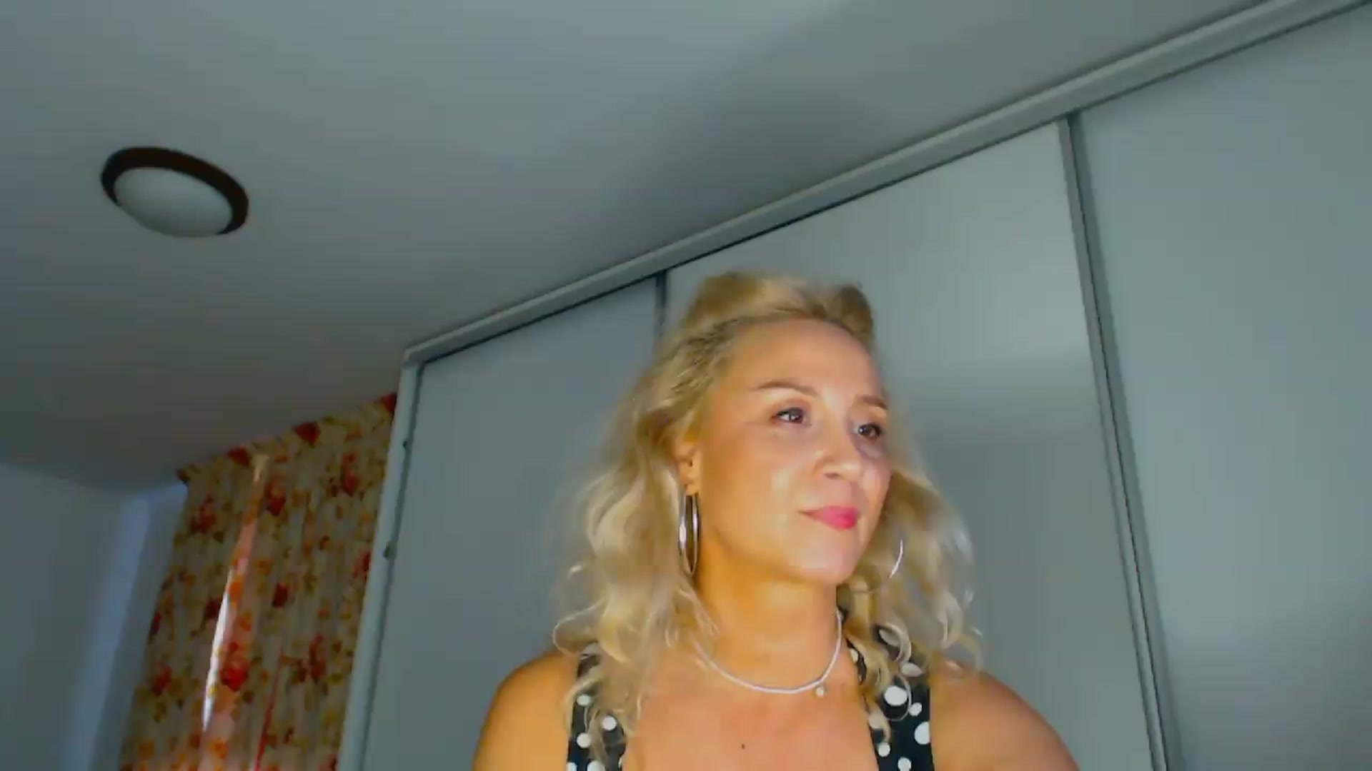 Gallery image thumbnail from Merlyn4u's myfreecams stream on, 05/25/2026, 10:26 image 4 of 20